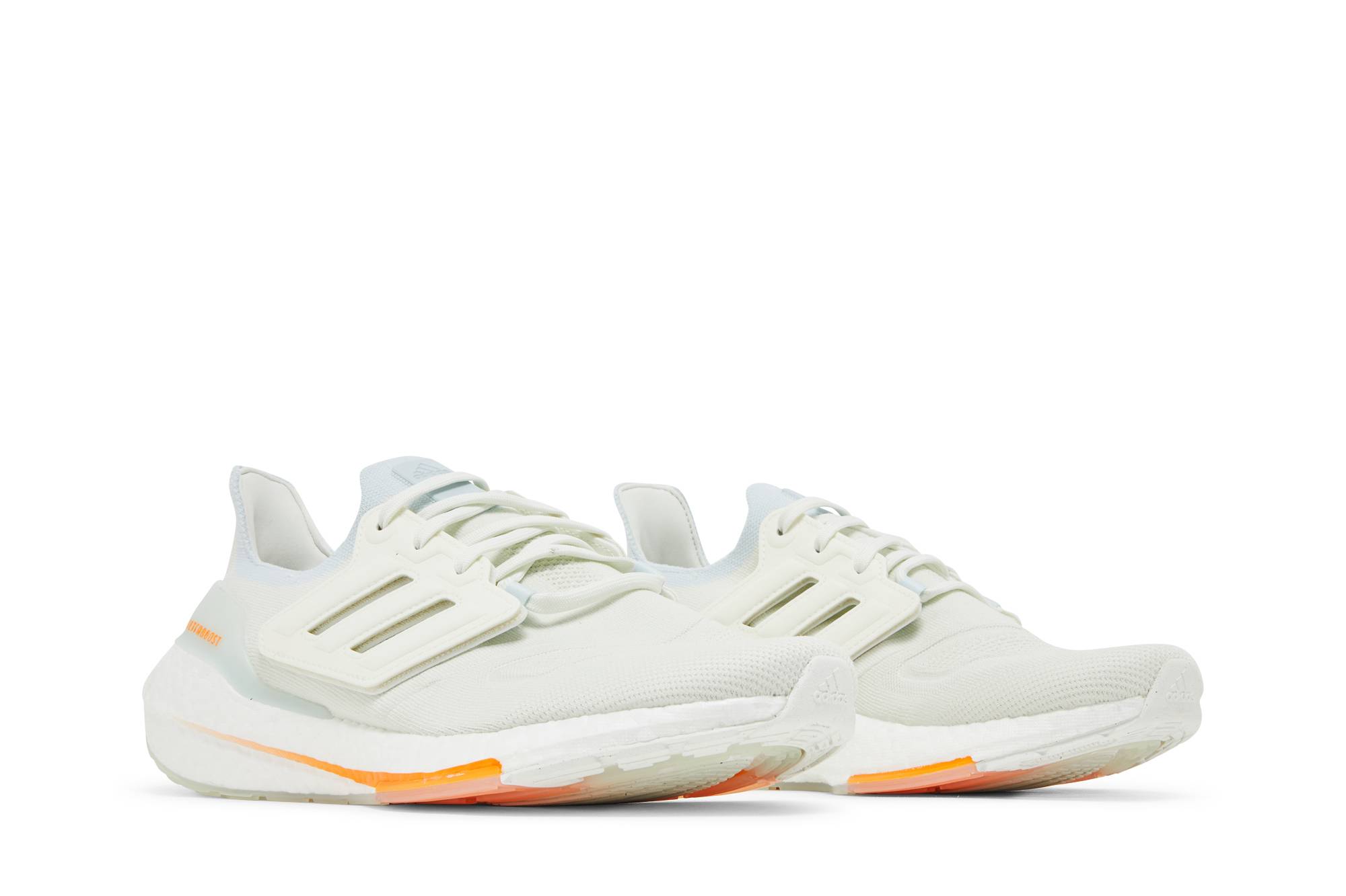 adidas UltraBoost 22 ‚White Blue Tint‘