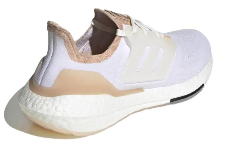 adidas UltraBoost 22 ‚White Halo Blush‘