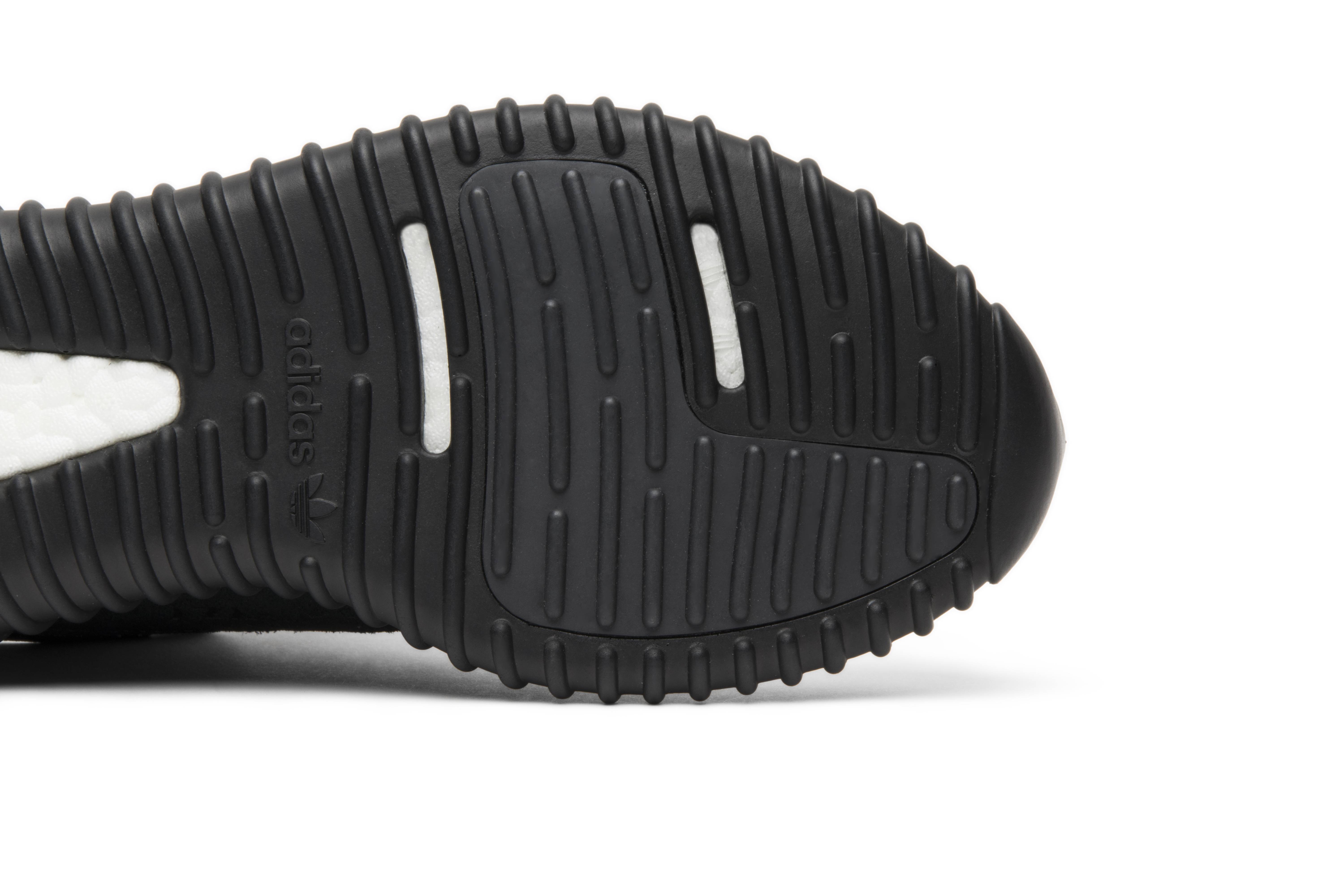 adidas Yeezy Boost 350 ‚Pirate Black‘ 2015