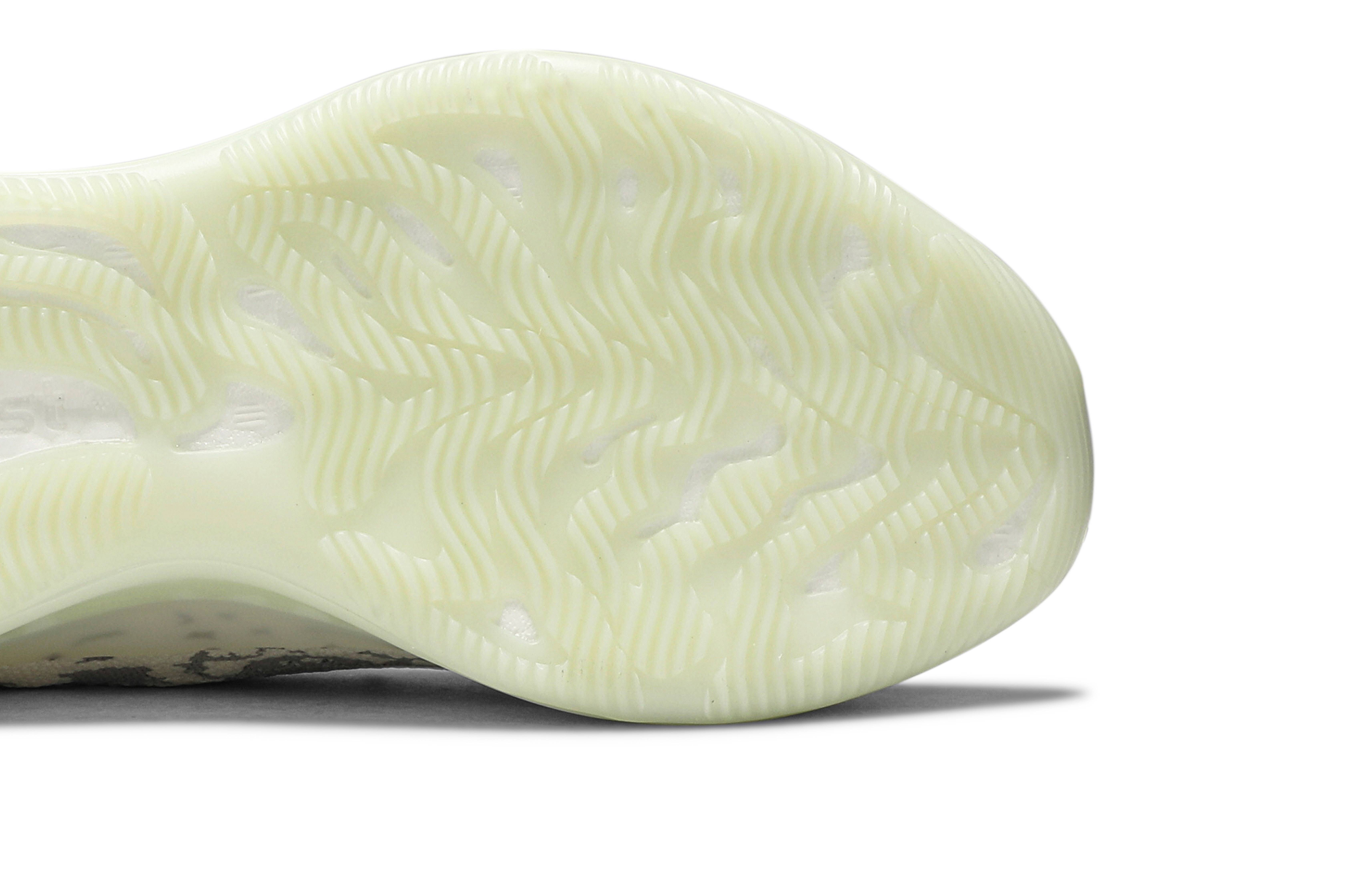 adidas Yeezy Boost 380 ‚Alien‘