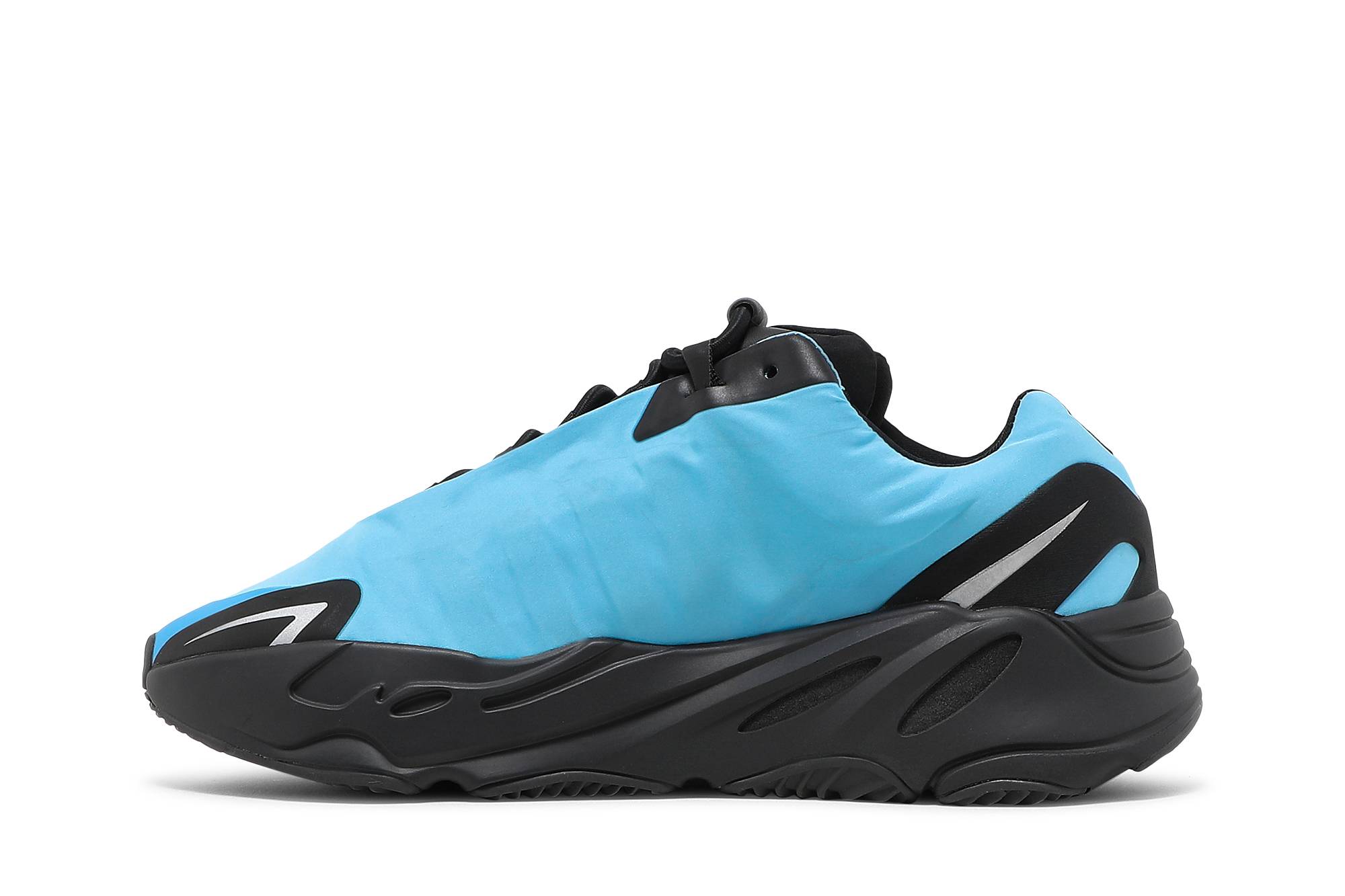 adidas Yeezy Boost 700 MNVM ‚Bright Cyan‘