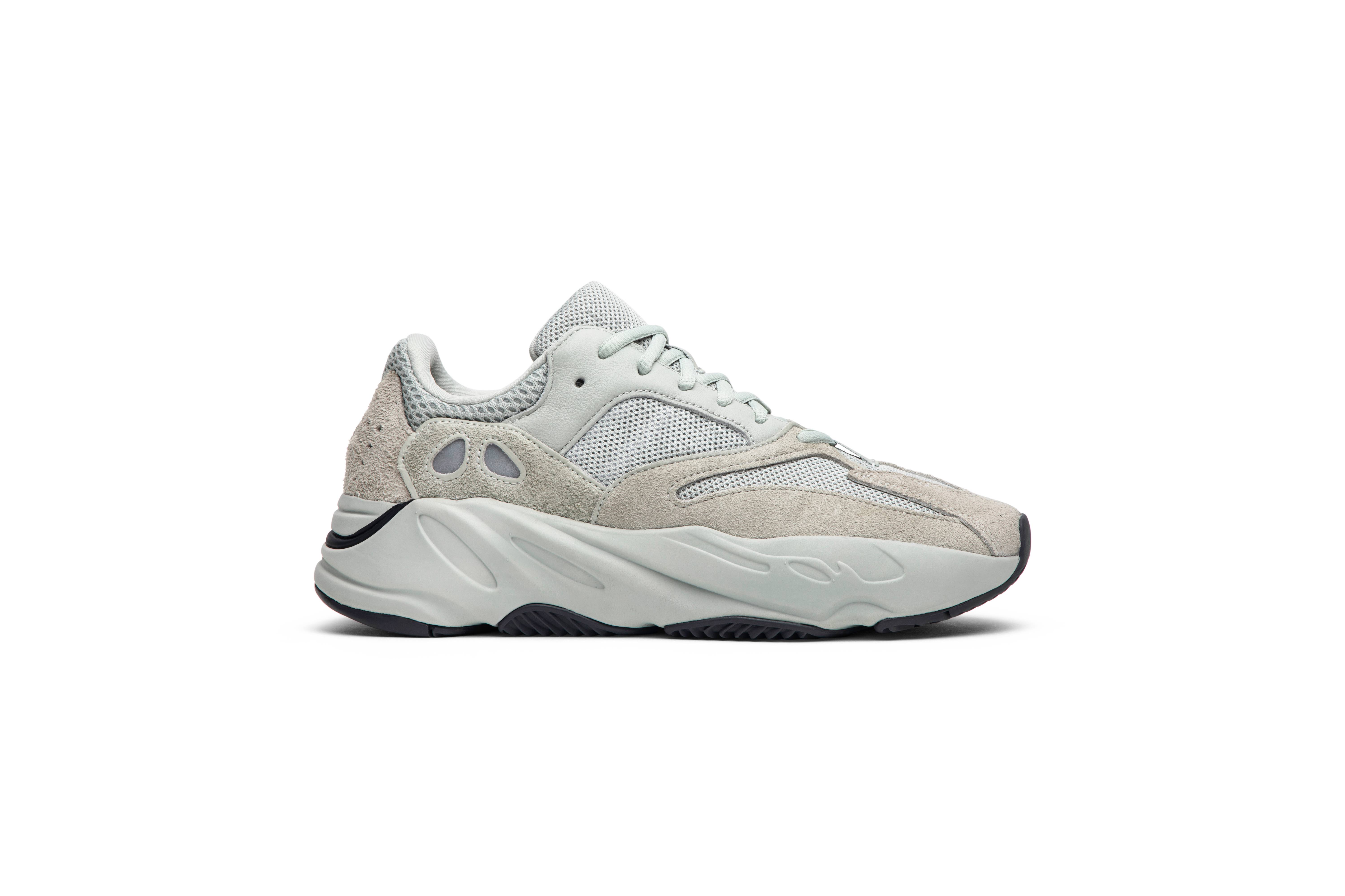 adidas Yeezy Boost 700 ‚Salt‘