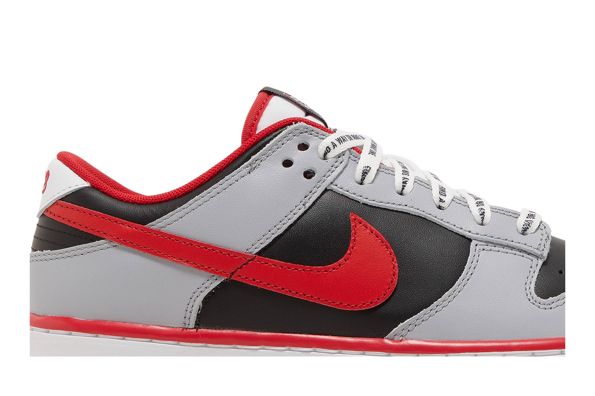 Clark Atlanta University x Nike Dunk Low ‚Find a Way or Make One‘