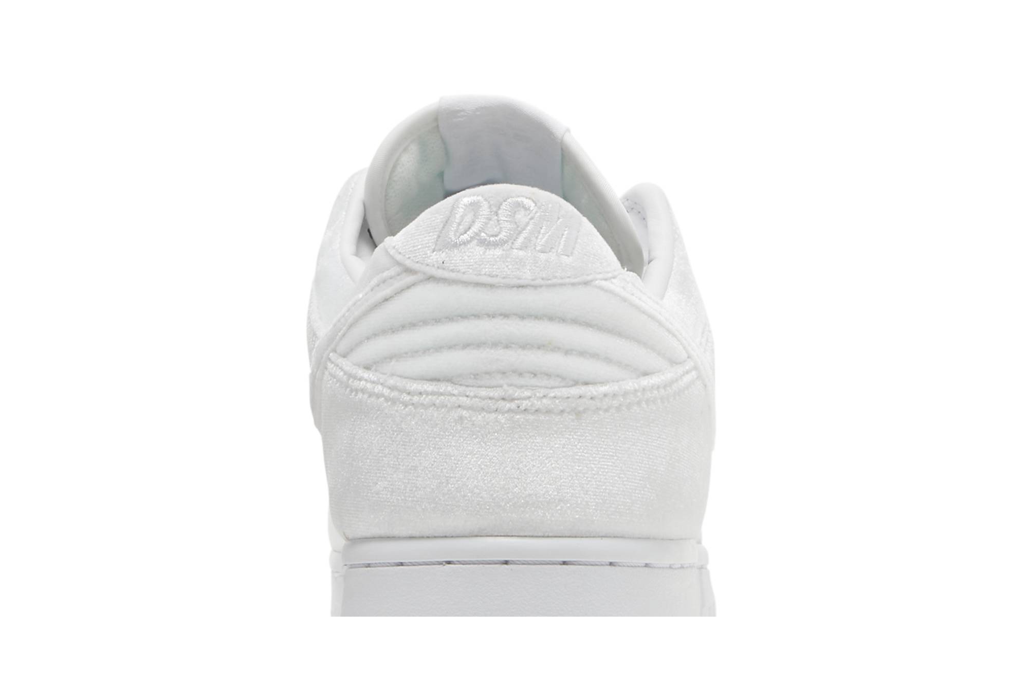 Dover Street Market x Nike Dunk Low ‚Triple White‘