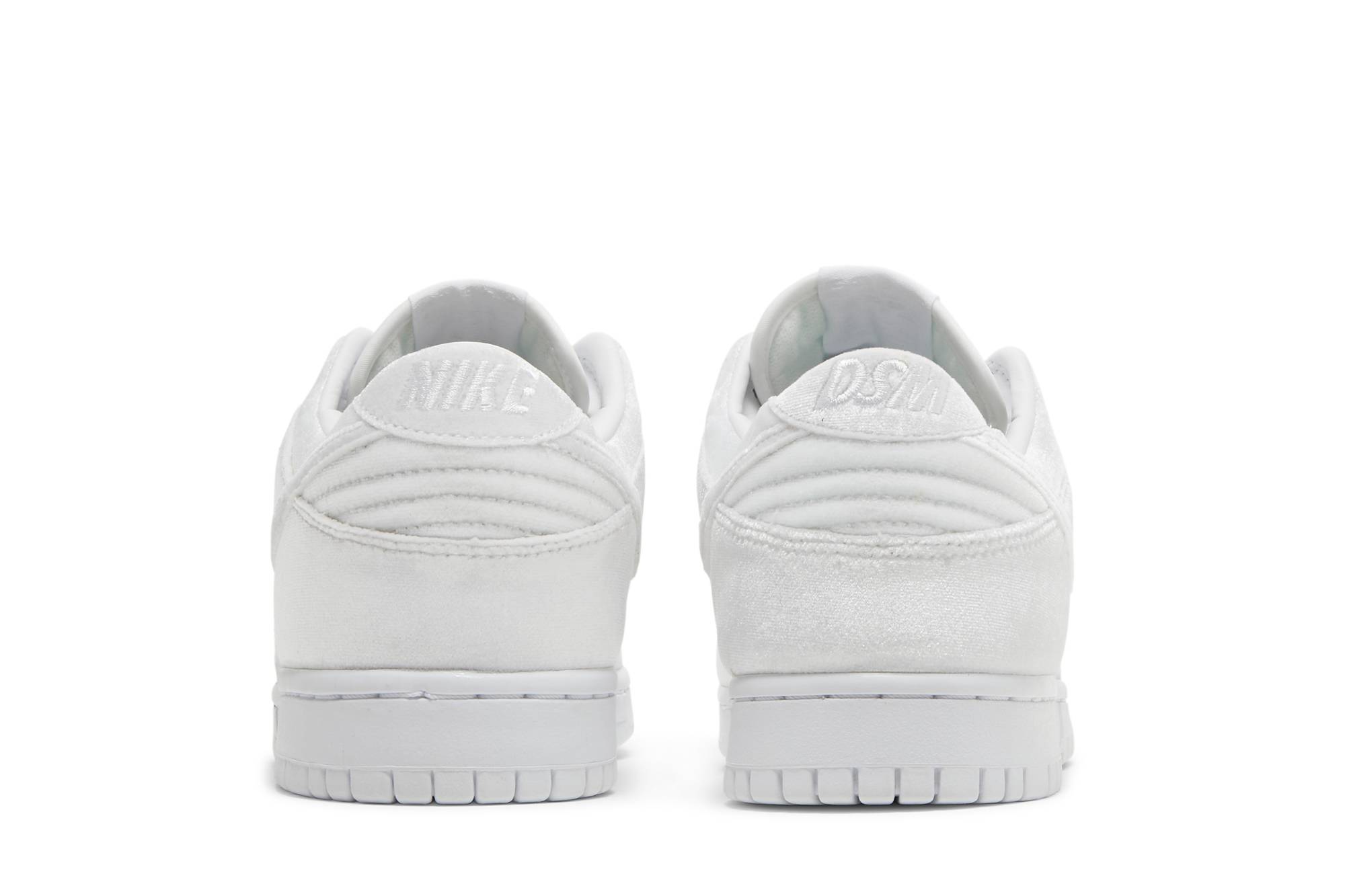 Dover Street Market x Nike Dunk Low ‚Triple White‘