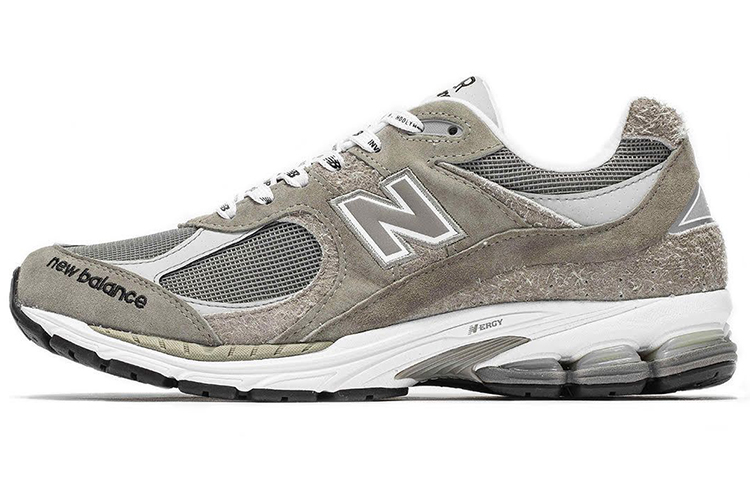 INVINCIBLE x N.HOOLYWOOD x New Balance 2002R ‚Grey‘