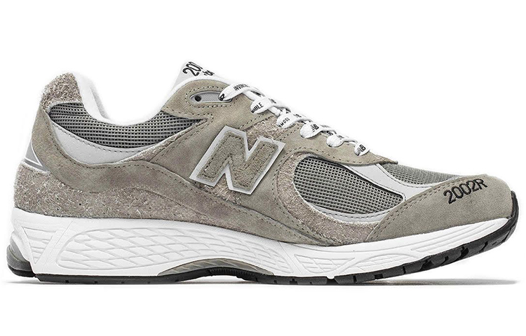 INVINCIBLE x N.HOOLYWOOD x New Balance 2002R ‚Grey‘
