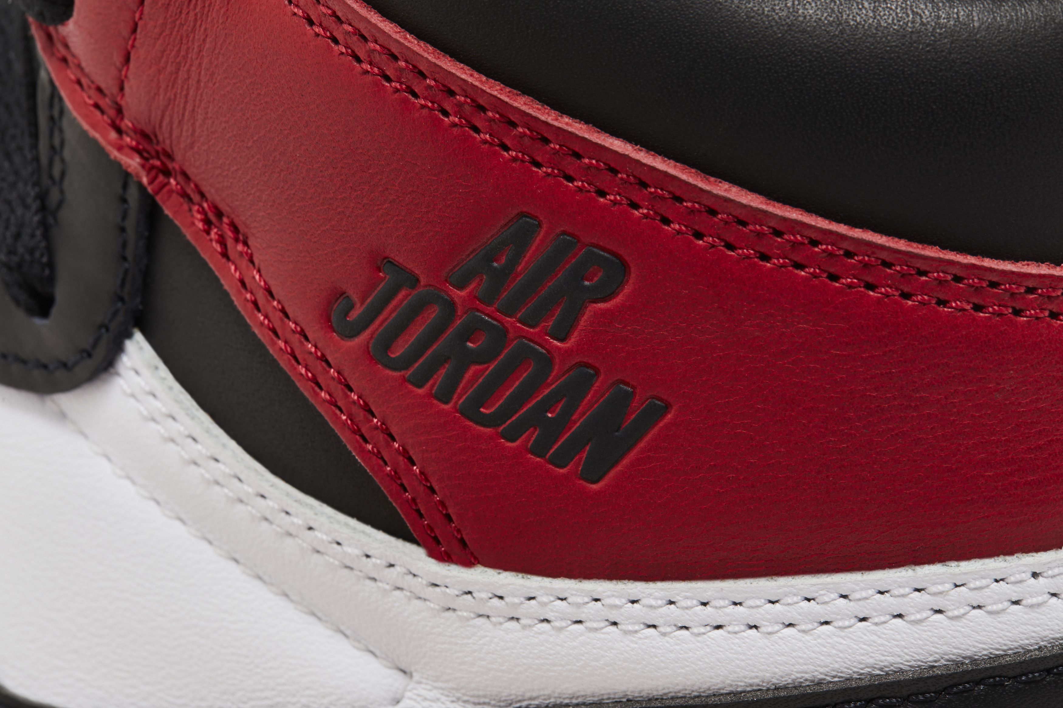 Jordan 1 Retro High OG ‚Black Toe Reimagined‘