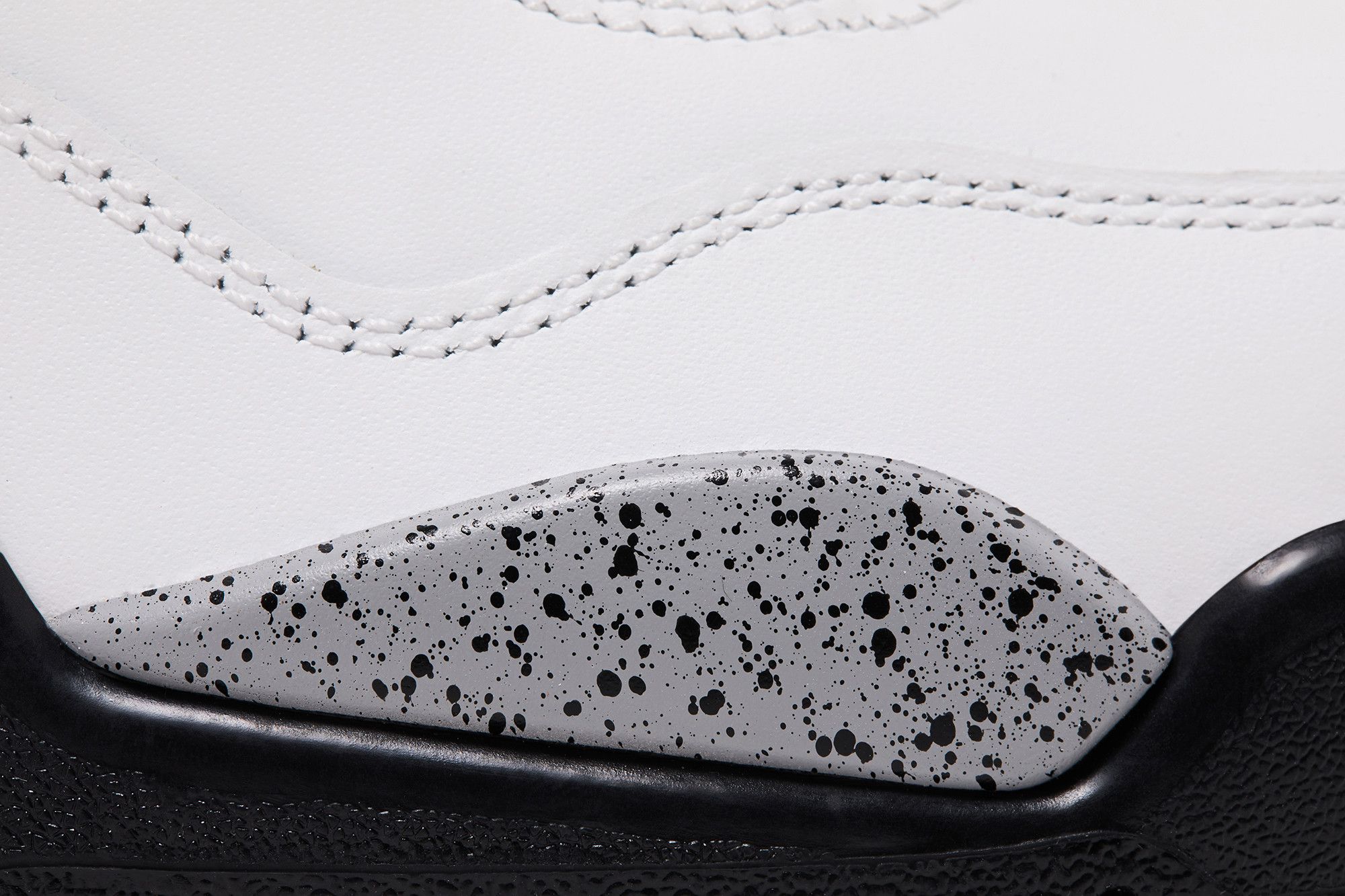 Jordan 4 Retro OG ‚White Cement‘ 2025