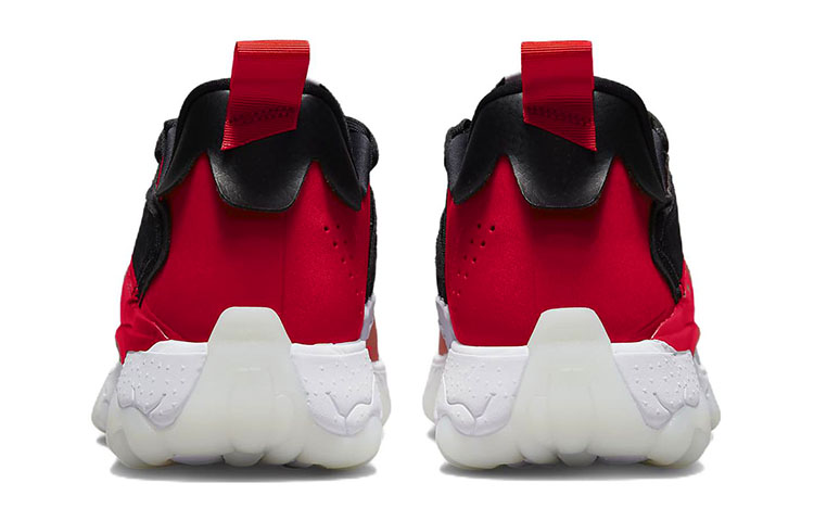 Jordan Delta 2 SE ‚Black University Red‘