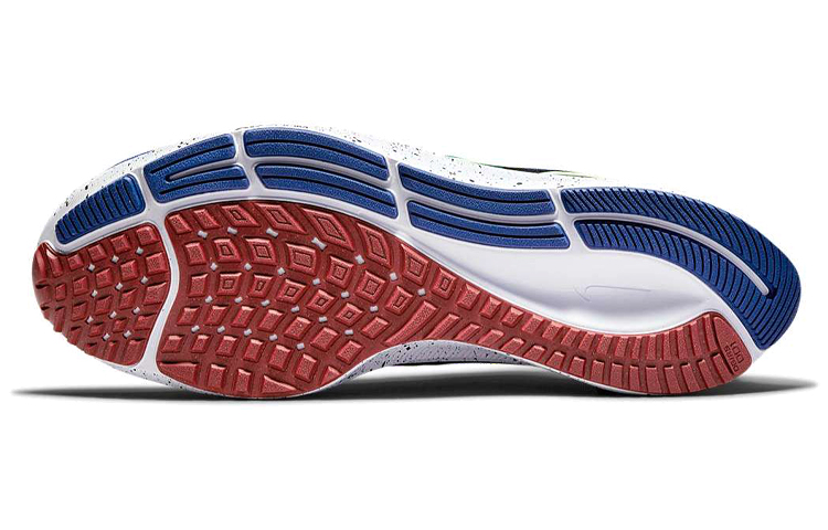 Kelly Anna London x Nike Air Zoom Pegasus 38 A.I.R. ‚Run Past The Future‘