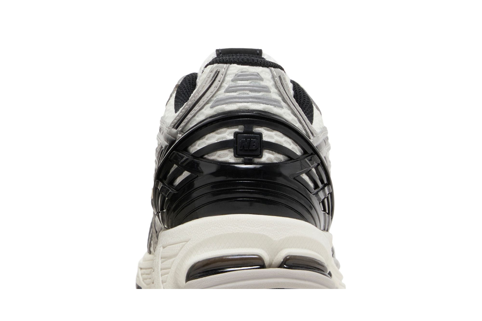 New Balance 1906R ‚Silver Metallic Black‘