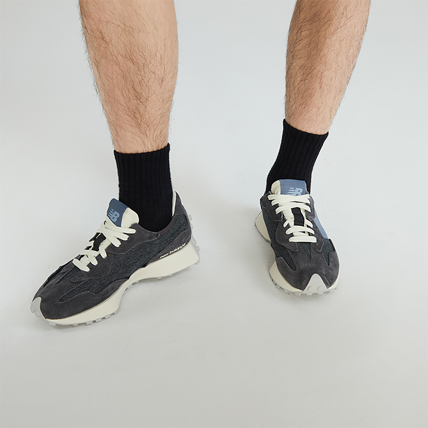 New Balance 327 ‚Light Grey Blue‘