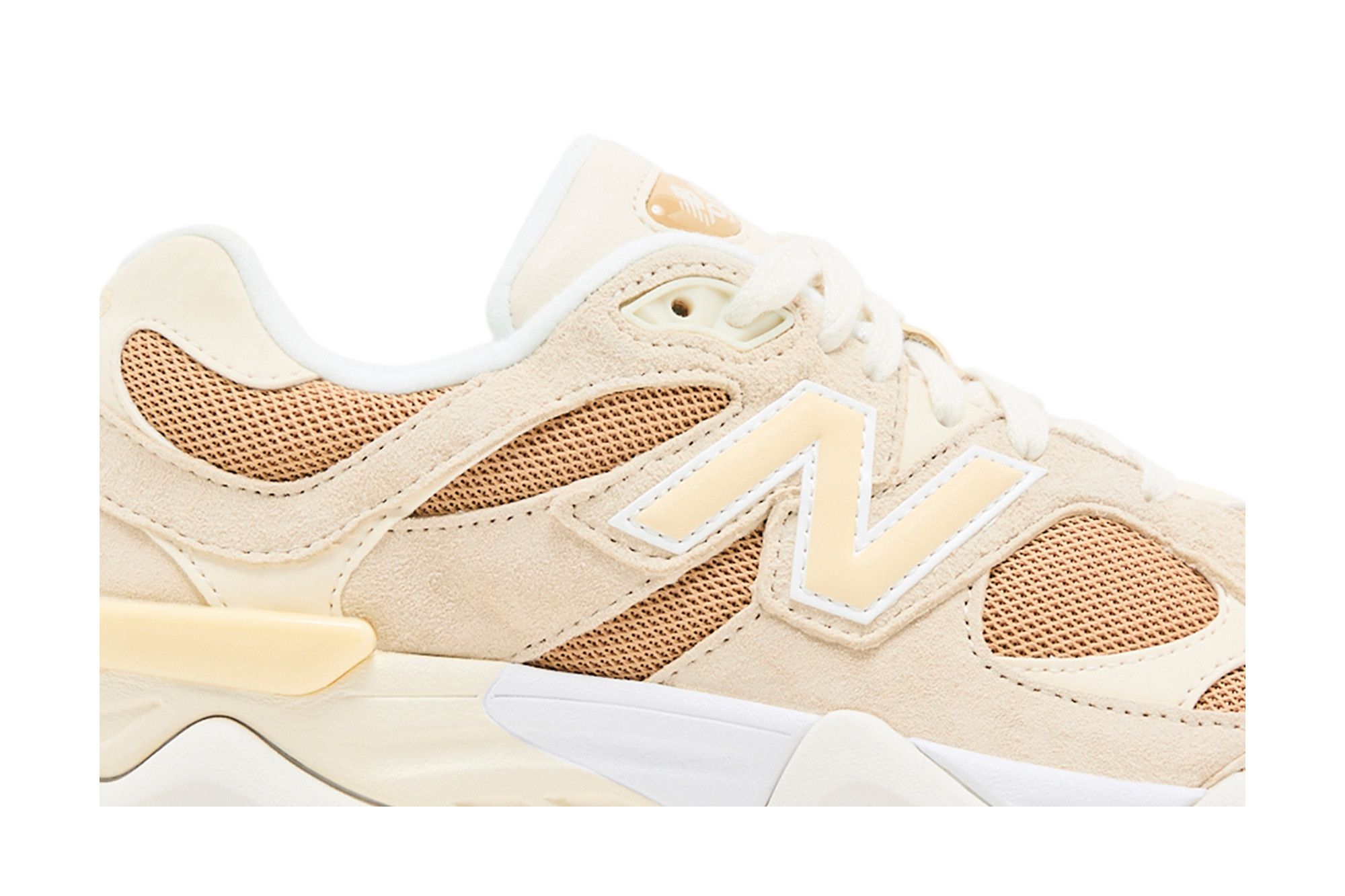 New Balance 9060 Champs Sports Exclusive ‚Sea Salt Beige‘