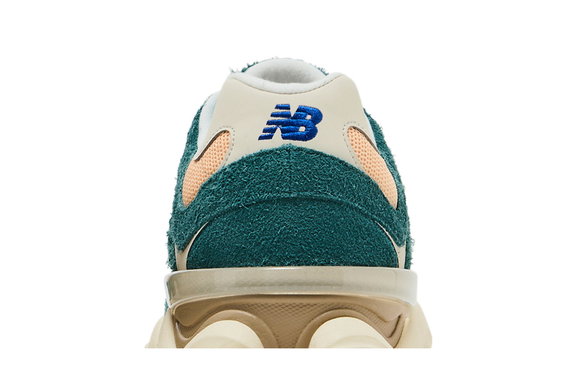 New Balance 9060 ‚New Spruce Peach Blossom‘
