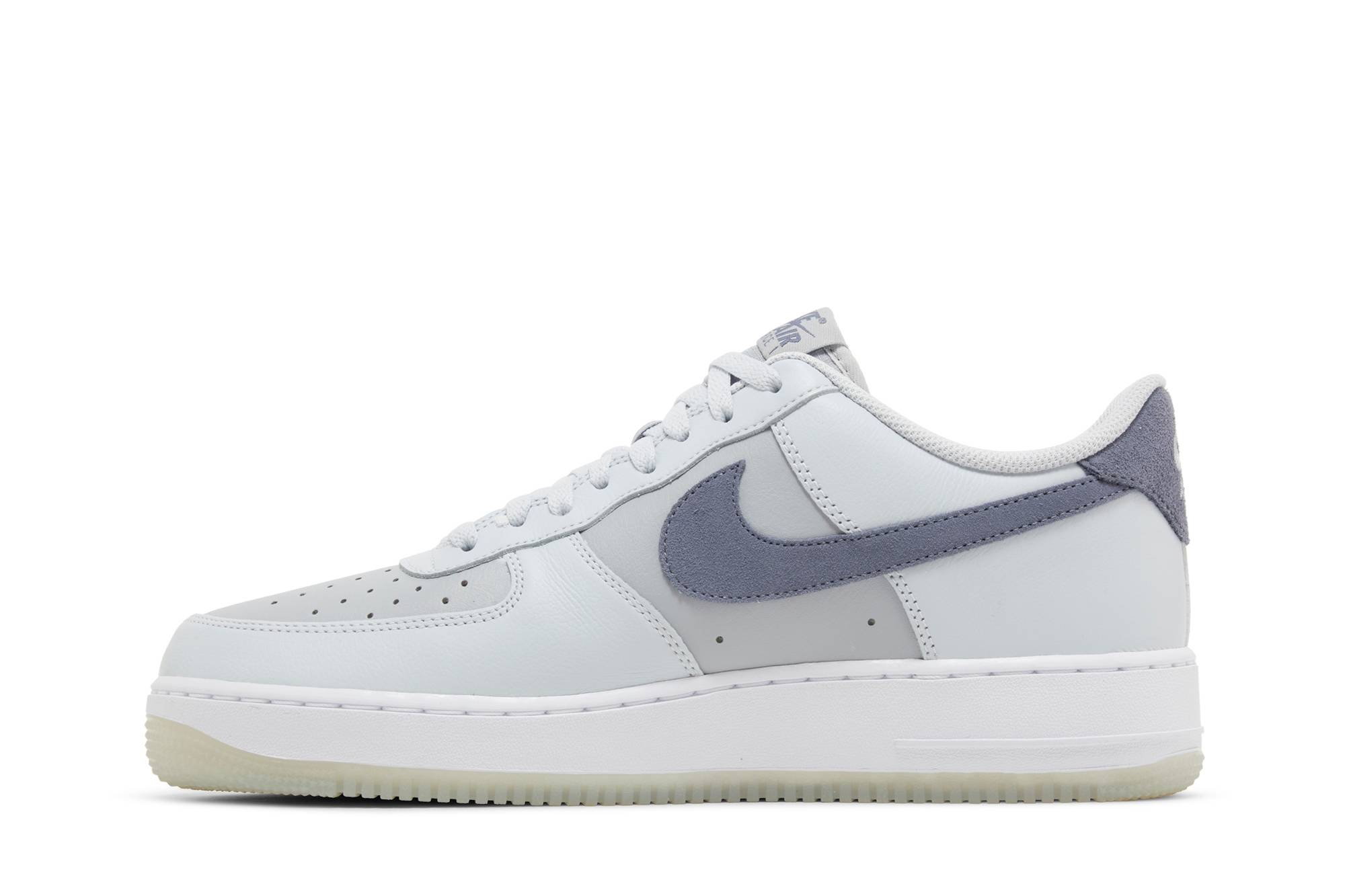 Nike Air Force 1 ’07 LV8 ‚Pure Platinum Light Carbon‘