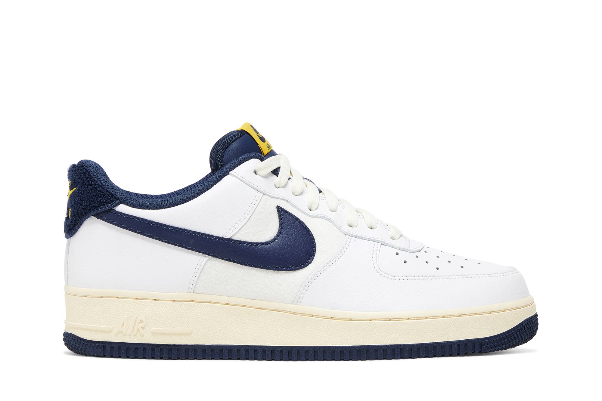 Nike Air Force 1 ’07 LV8 ‚Varsity Jacket - Michigan‘