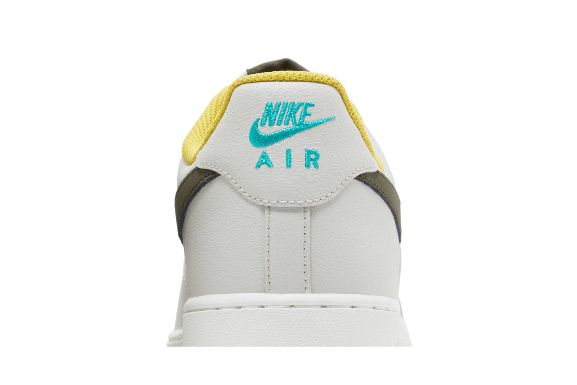 Nike Air Force 1 Low Premium ‚Light Bone Vivid Sulfur‘