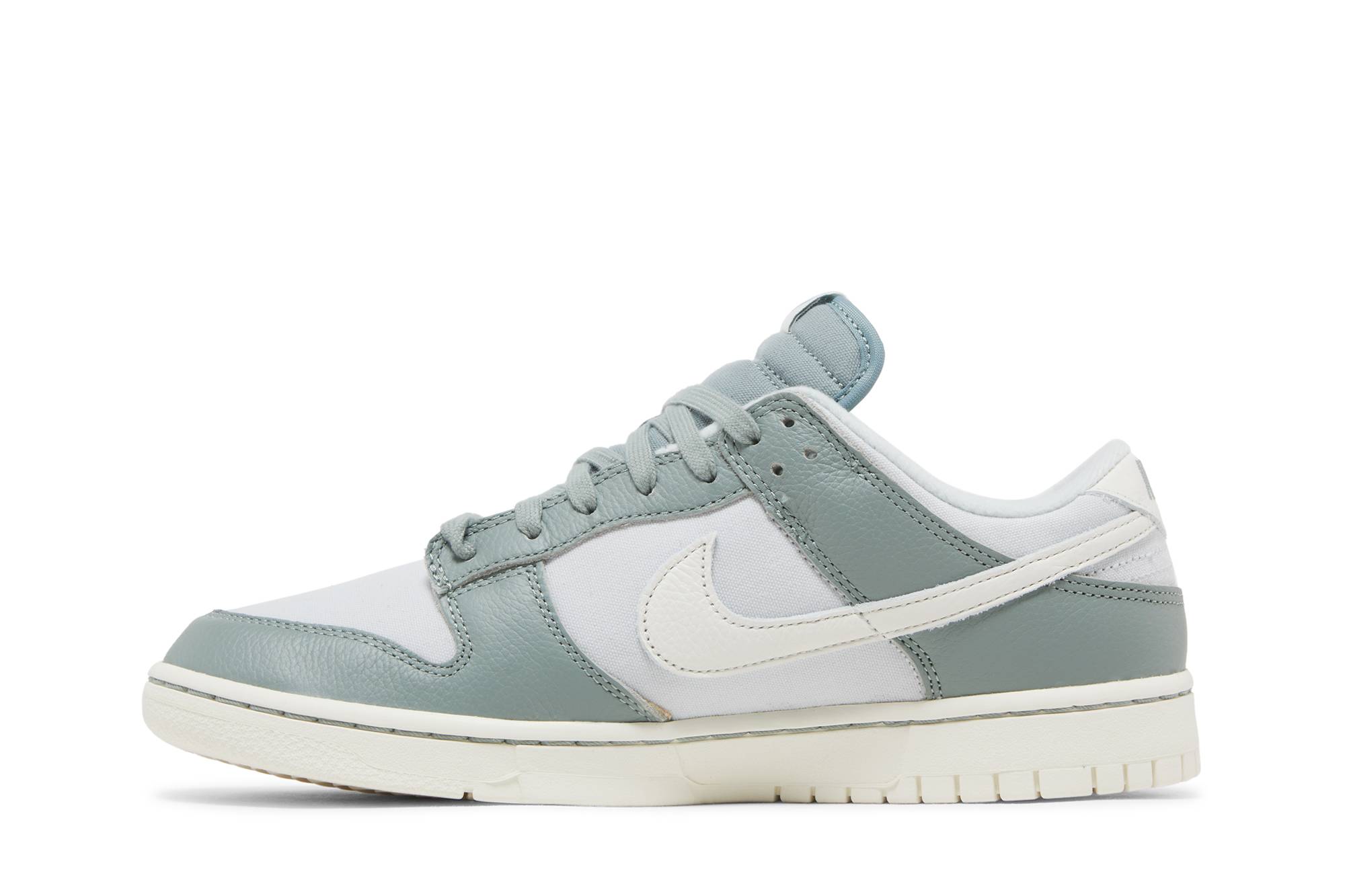 Nike Dunk Low ‚Mica Green‘
