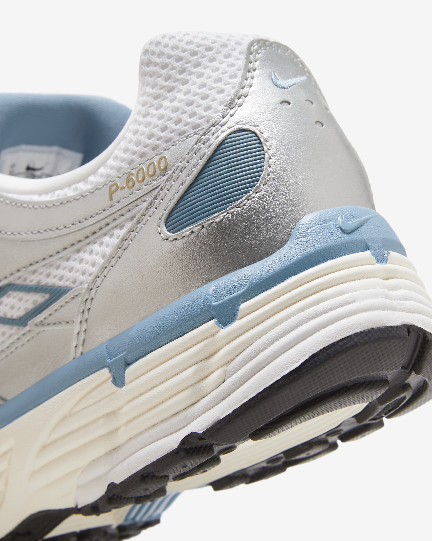 Nike P-6000 ‚White Metallic Silver‘