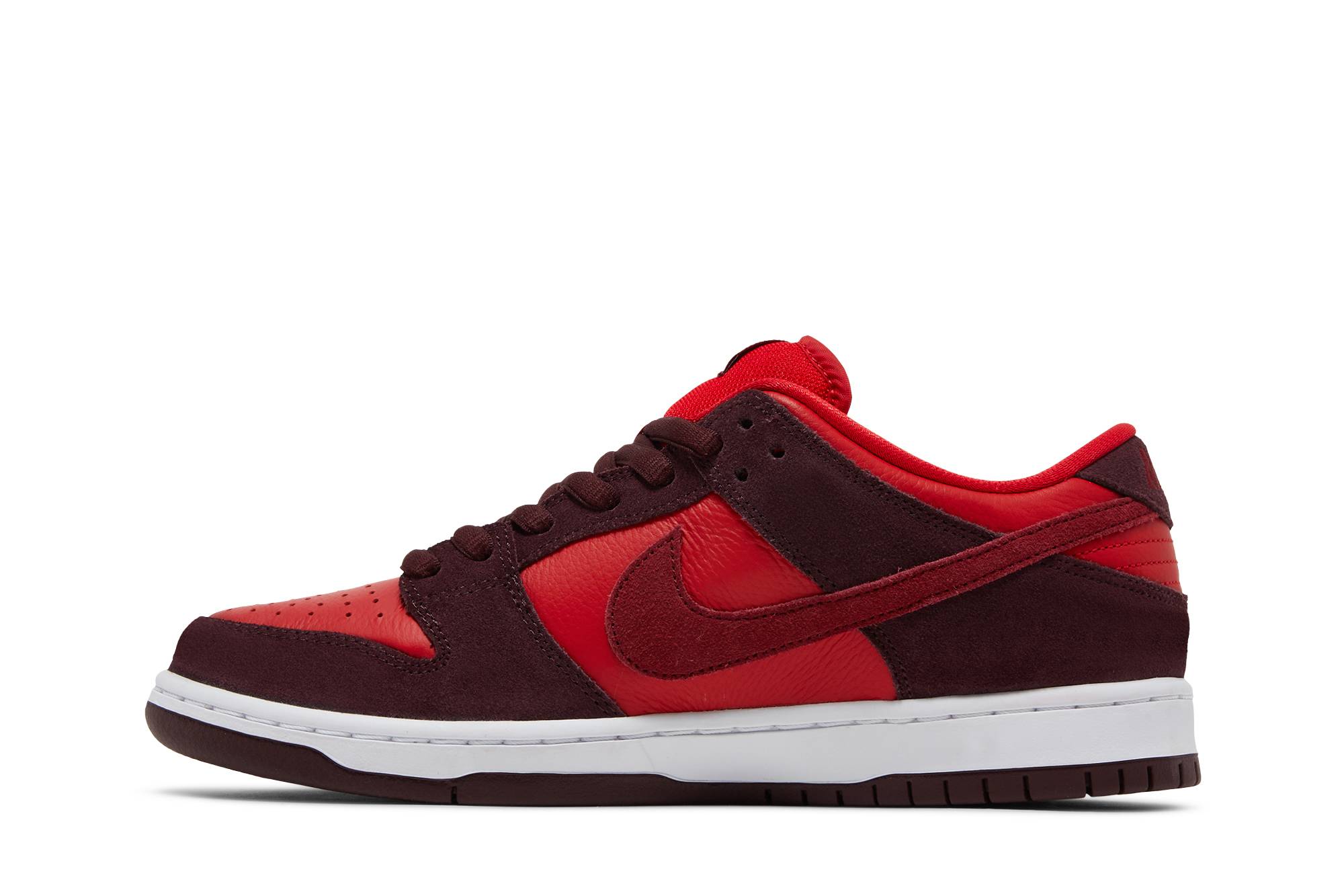 Nike SB Dunk Low ‚Cherry‘