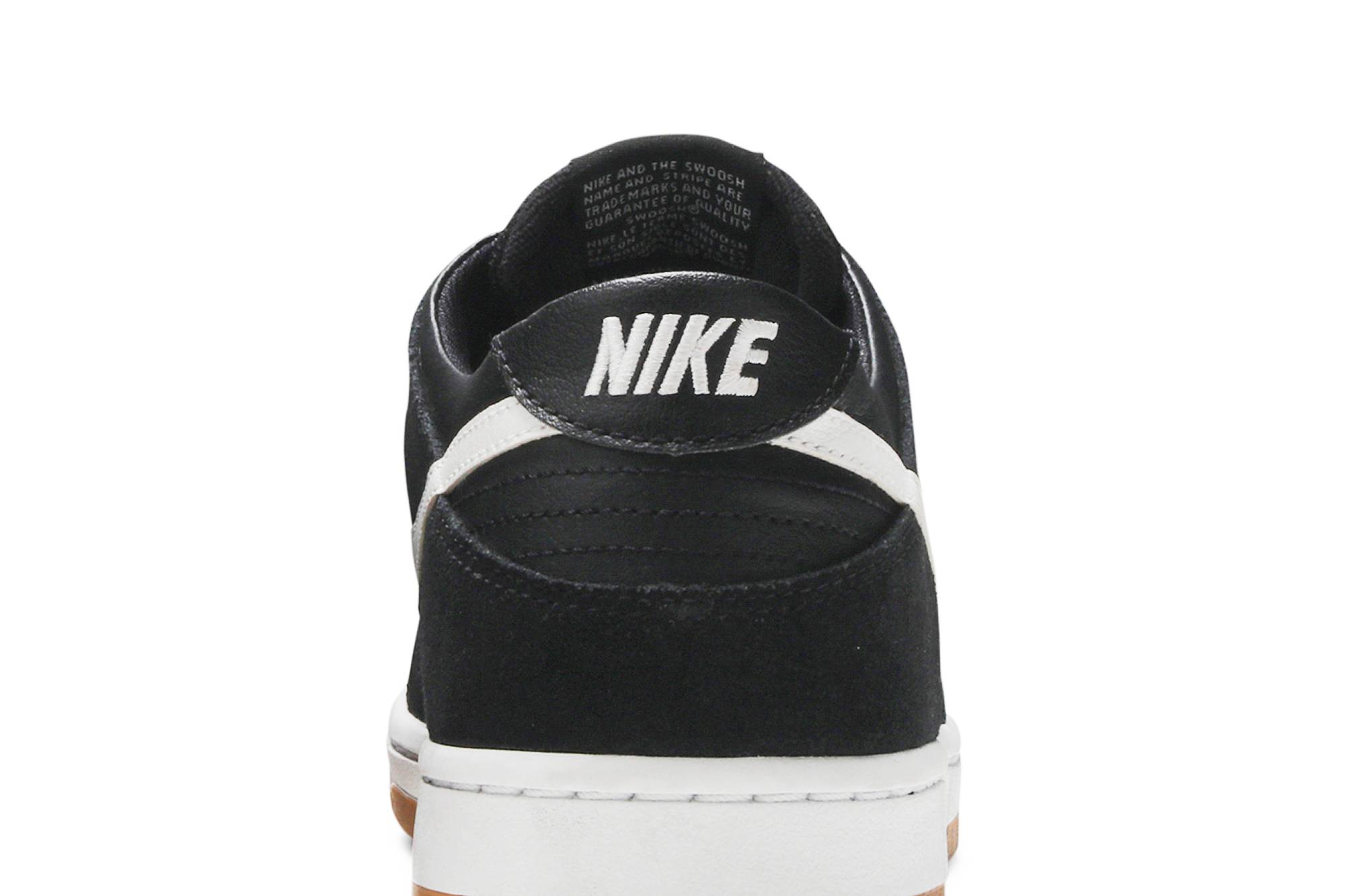 Nike SB Dunk Low Pro ‚Black White Gum‘