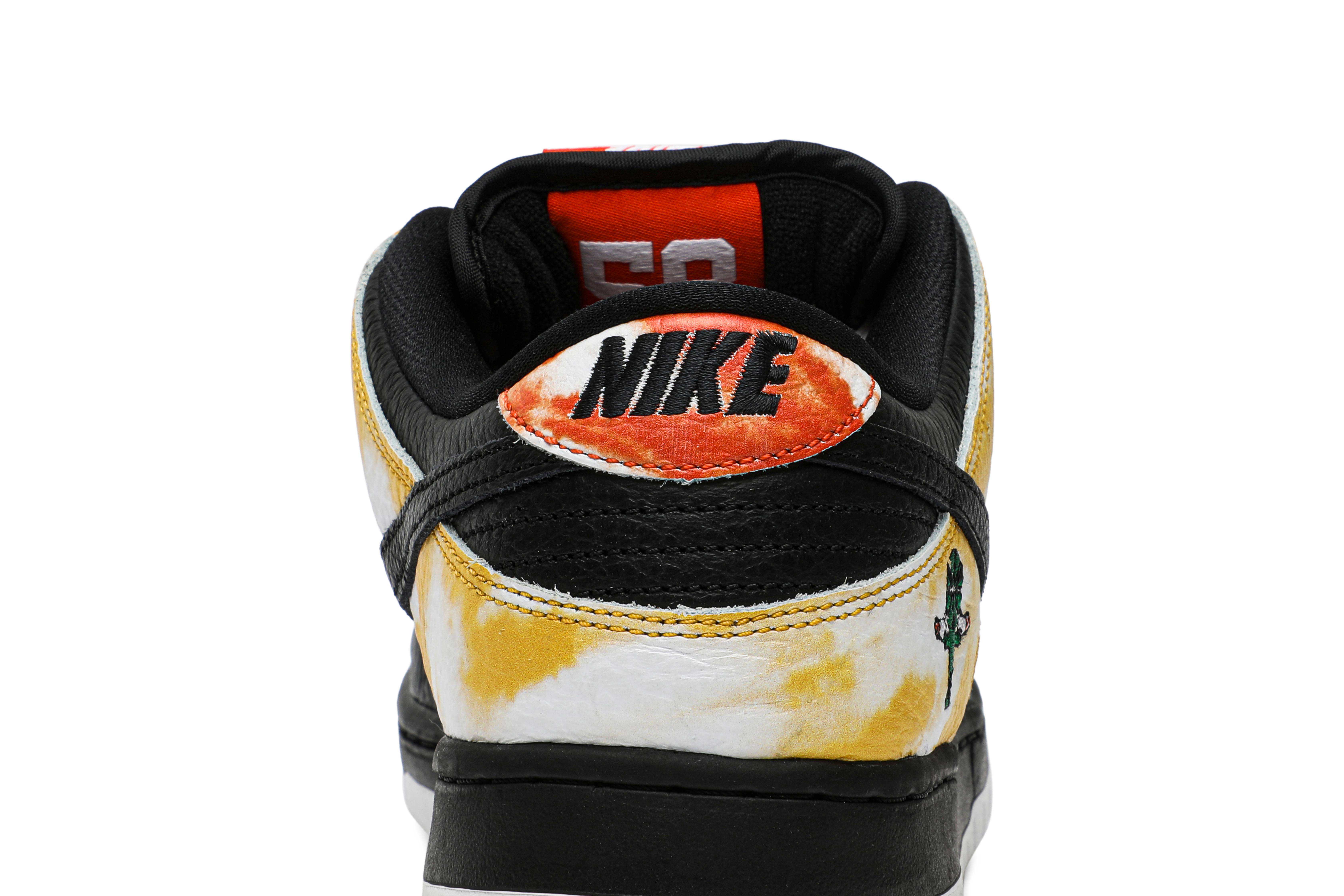 Nike SB Dunk Low ‚Tie-Dye Raygun - Black‘