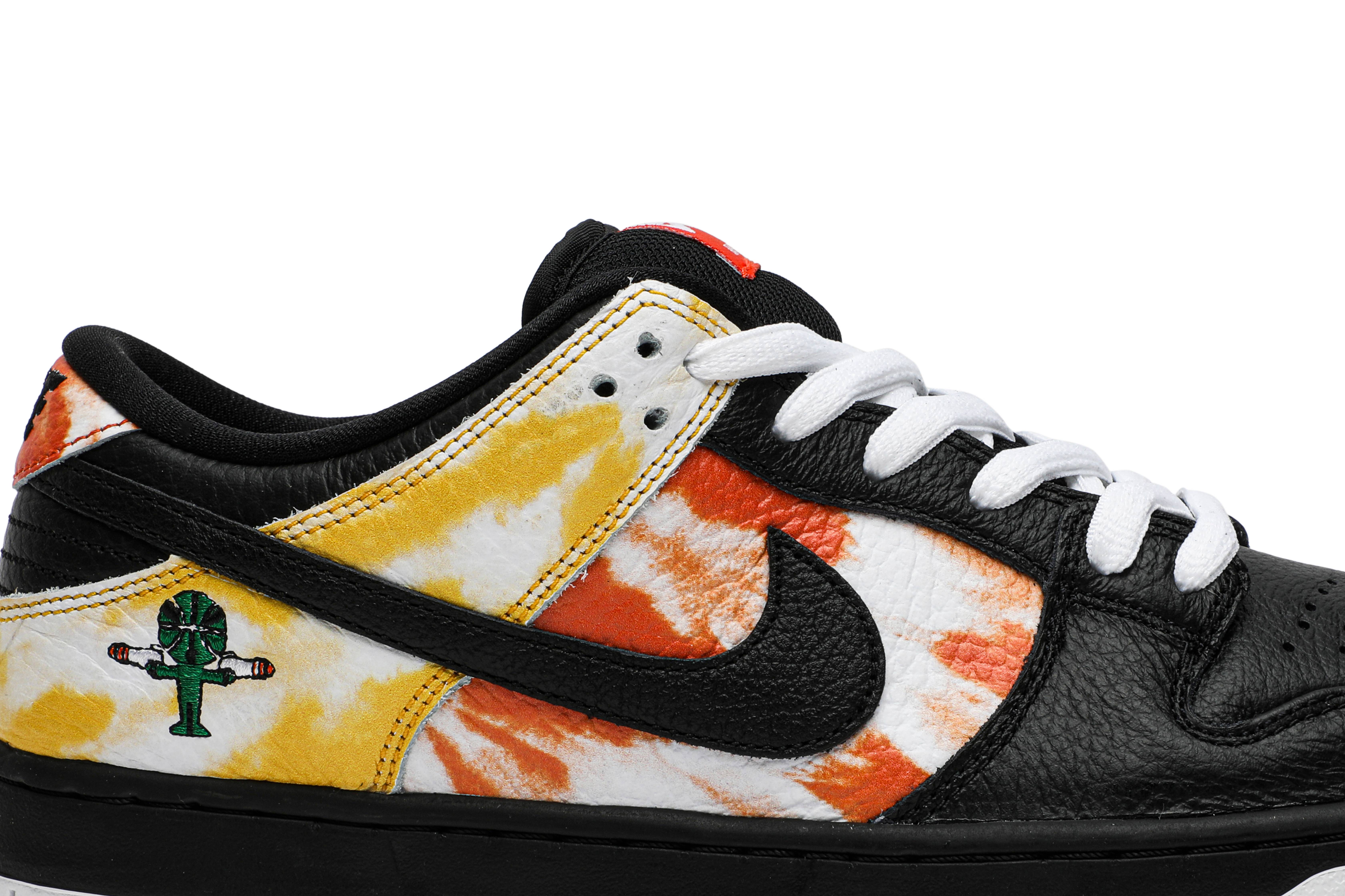 Nike SB Dunk Low ‚Tie-Dye Raygun - Black‘