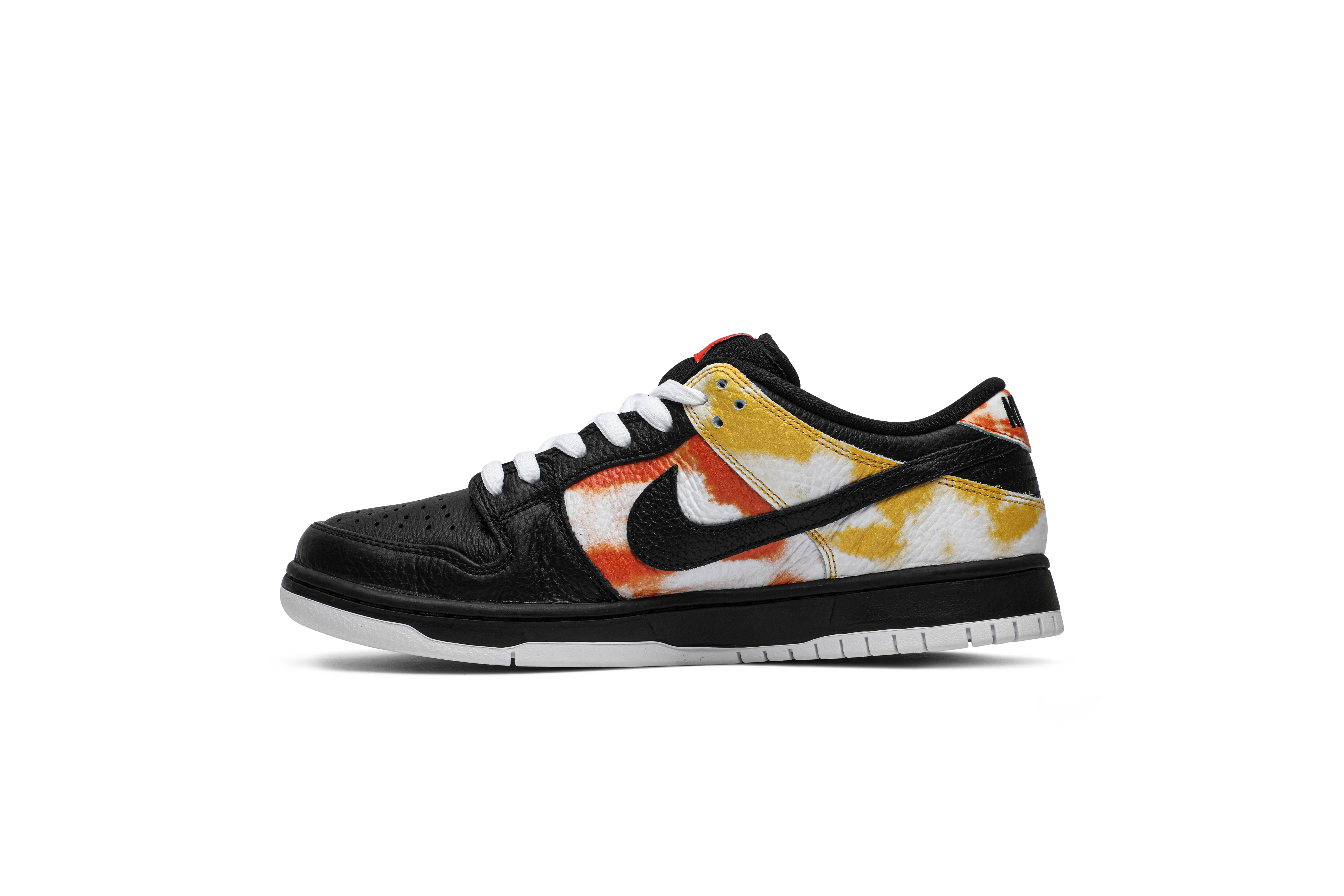 Nike SB Dunk Low ‚Tie-Dye Raygun - Black‘