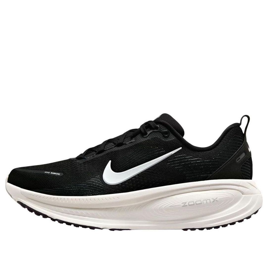 Nike Vomero 18 ‚Black Coconut Milk‘