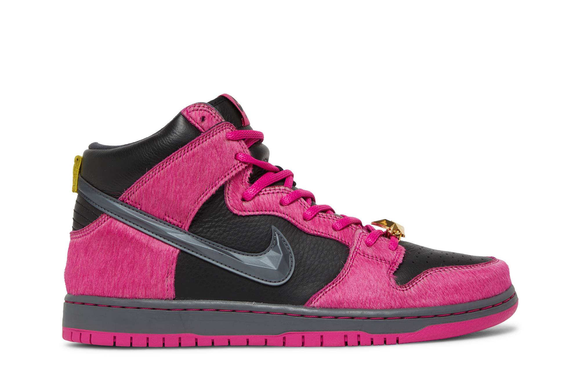 Run The Jewels x Nike SB Dunk High ‚Active Pink‘