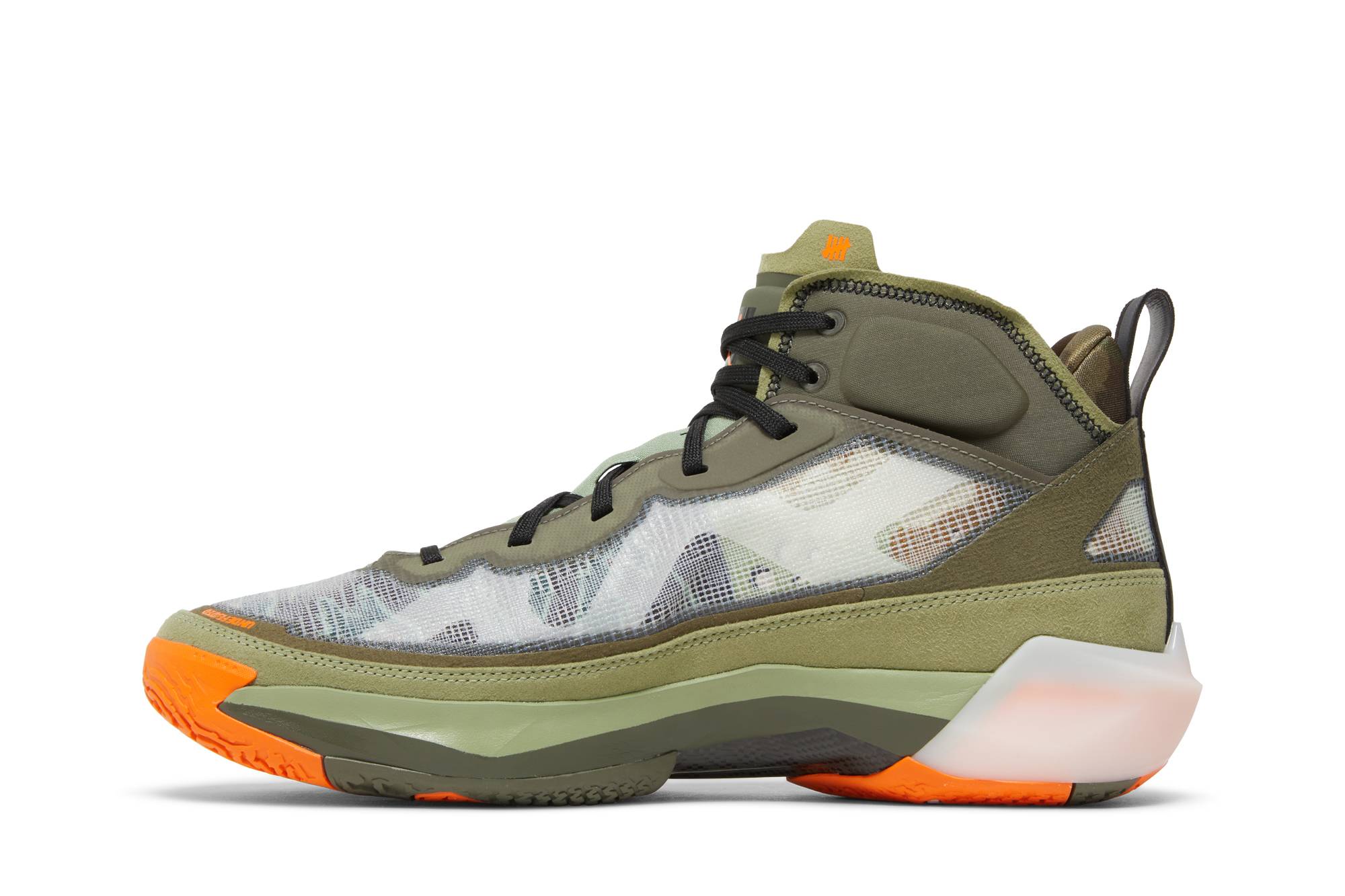 Undefeated x Jordan 37 SP ‚Flight Jacket‘