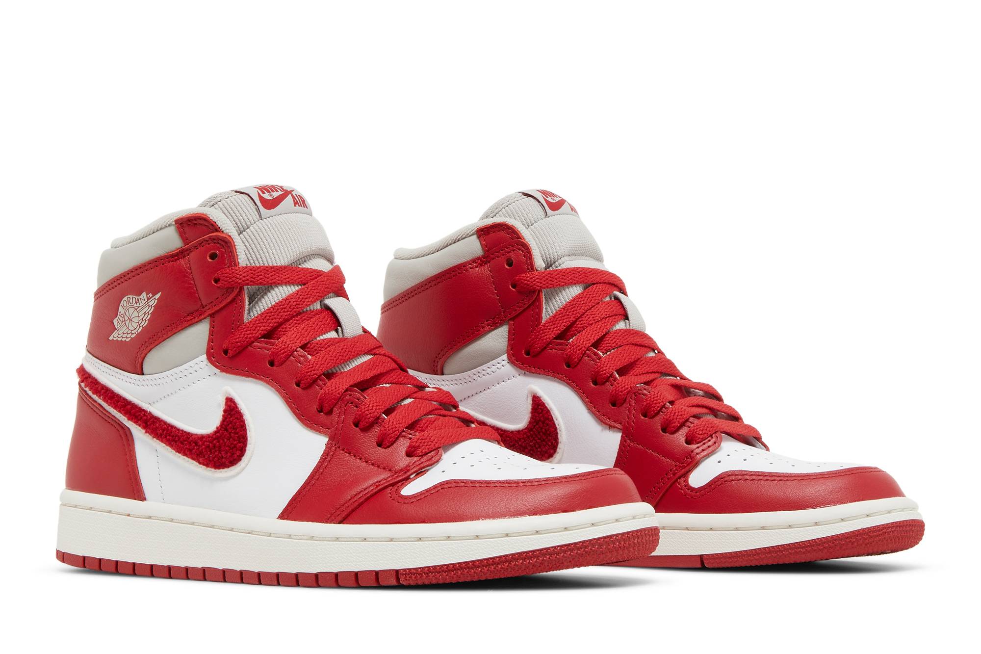 Wmns Jordan 1 High OG ‚Newstalgia Chenille‘