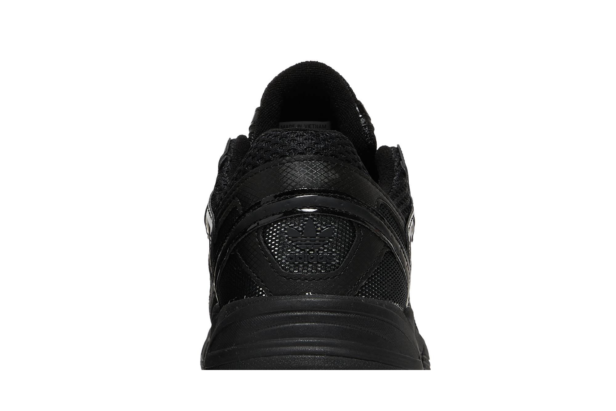 (Women) adidas Astir ‚Triple Black‘