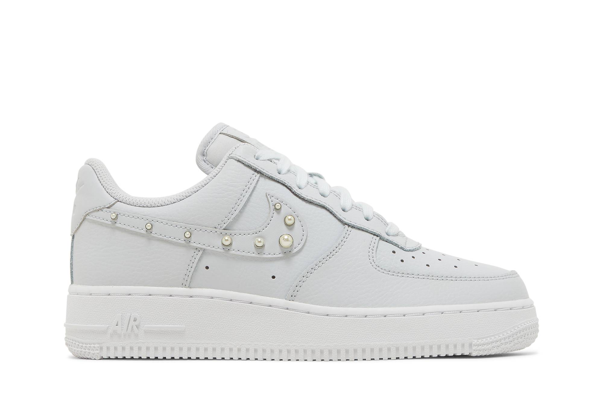 (Women) Nike Air Force 1 Low ‚Pearl Swoosh‘