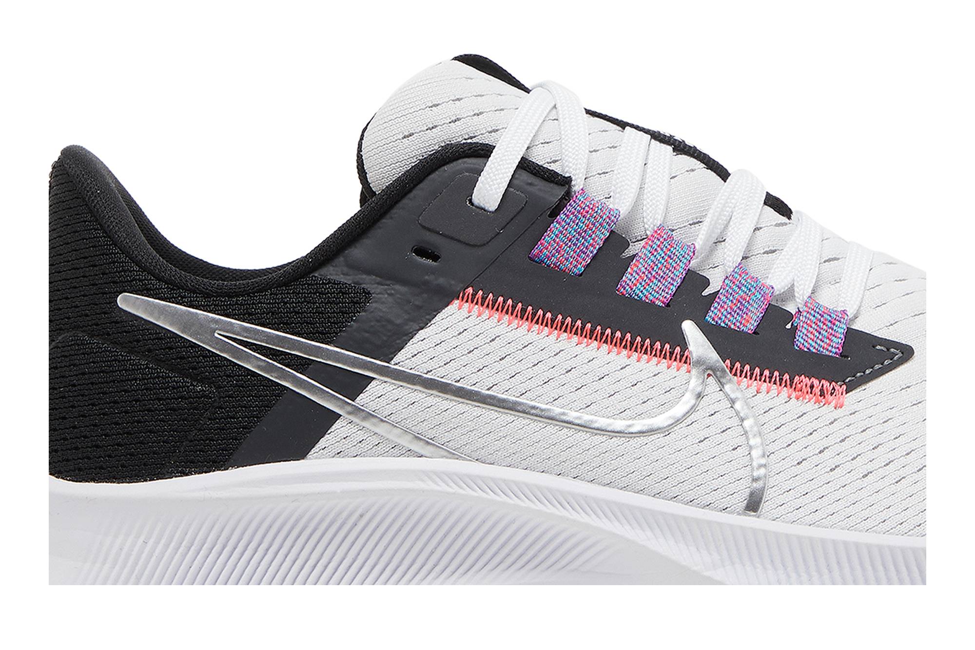 (Women) Nike Air Zoom Pegasus 38 ‚White Metallic Silver‘