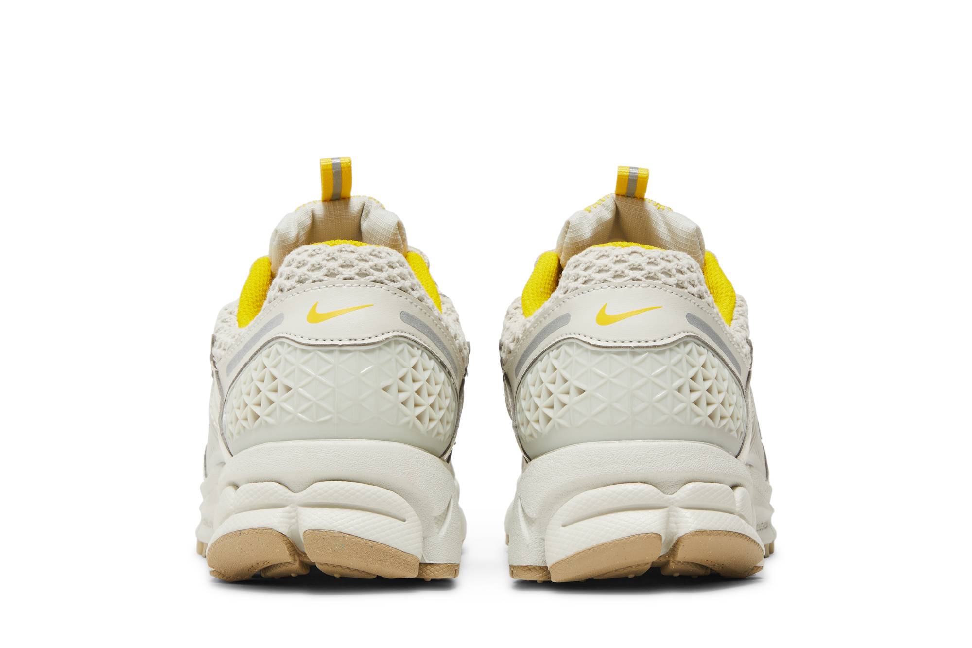 (Women) Nike Air Zoom Vomero 5 ‚Light Bone‘