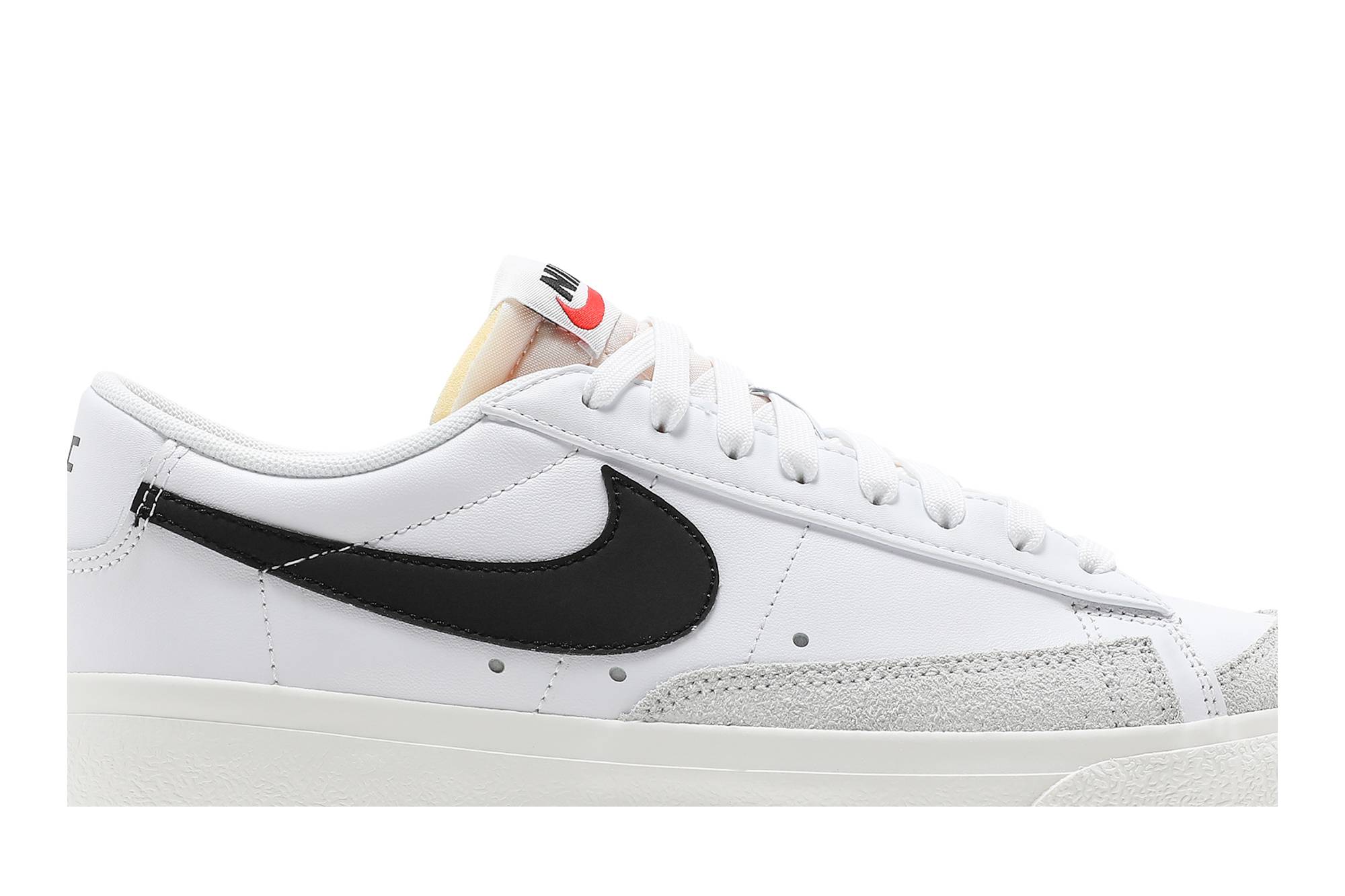 (Women) Nike Blazer Low Platform ‚White Black‘
