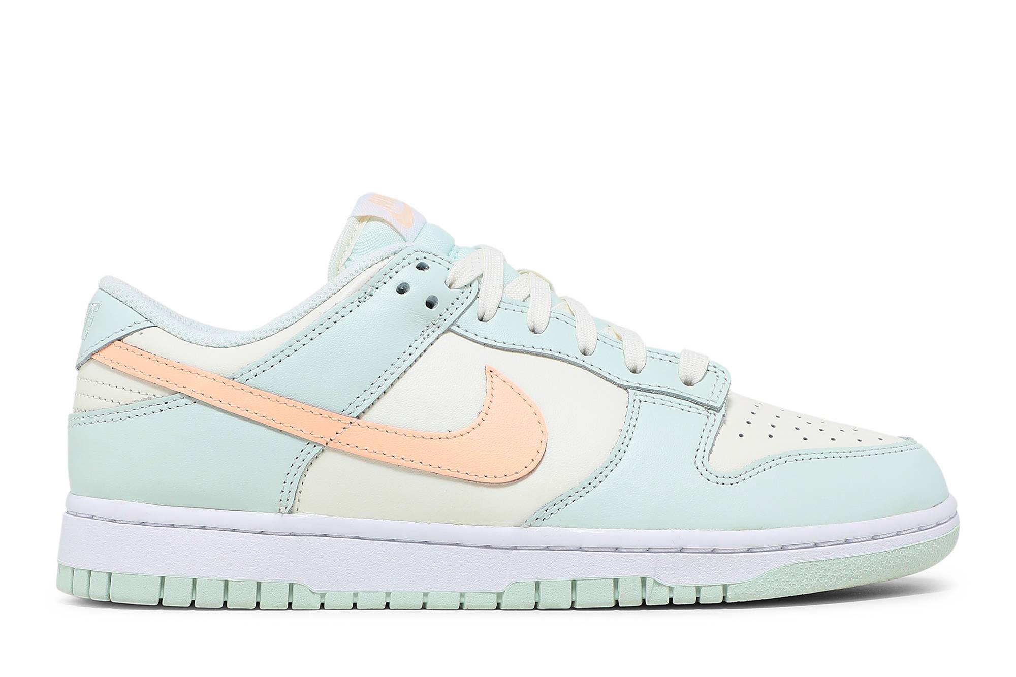 (Women) Nike Dunk Low ‚Barely Green‘
