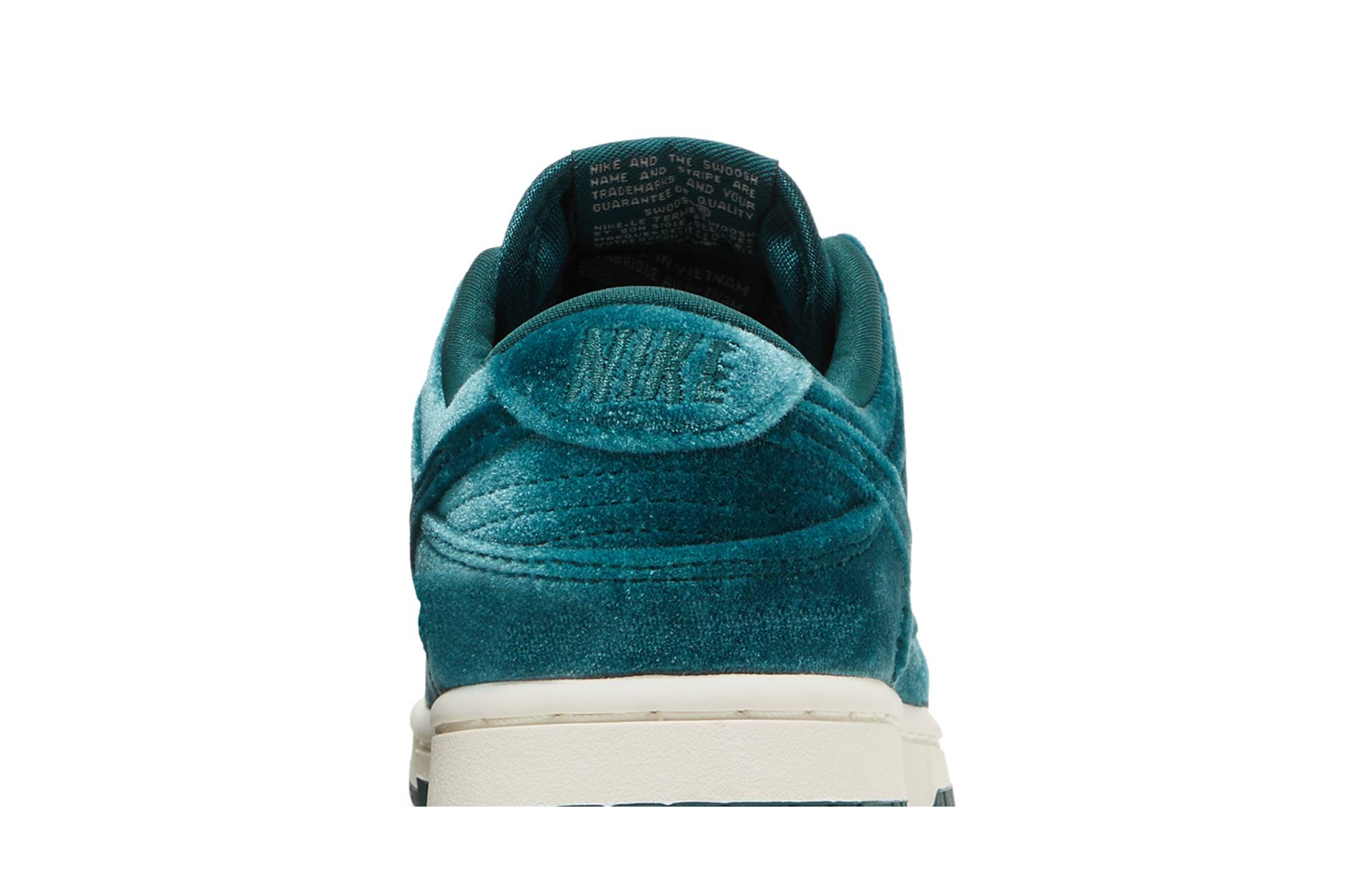 (Women) Nike Dunk Low ‚Green Velvet‘