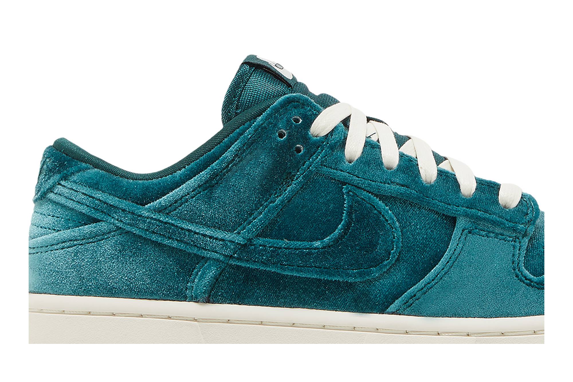 (Women) Nike Dunk Low ‚Green Velvet‘