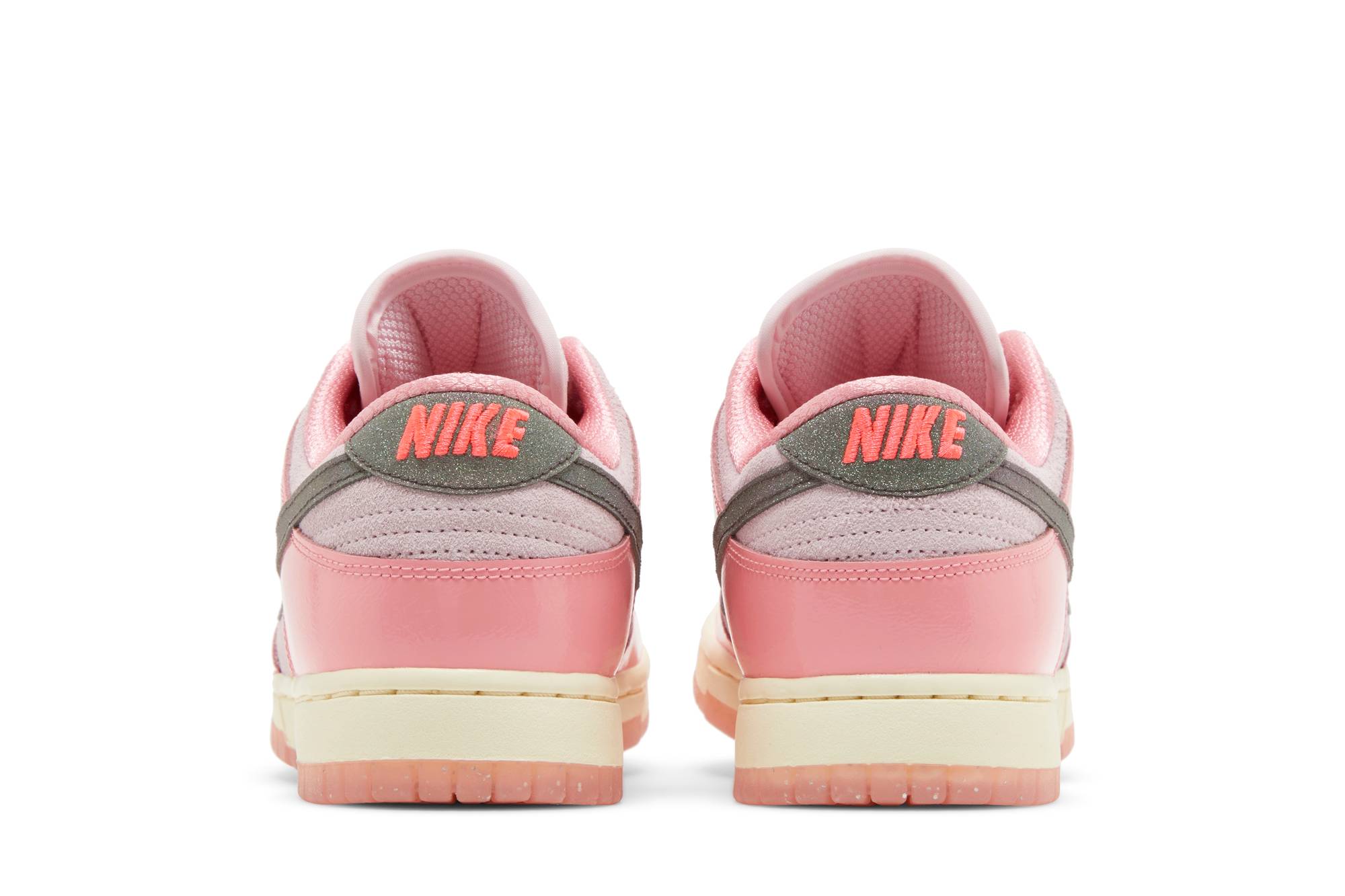 (Women) Nike Dunk Low LX ‚Barbie‘