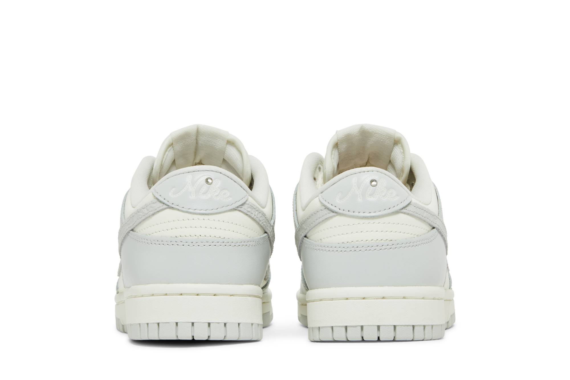 (Women) Nike Dunk Low ‚Needlework‘