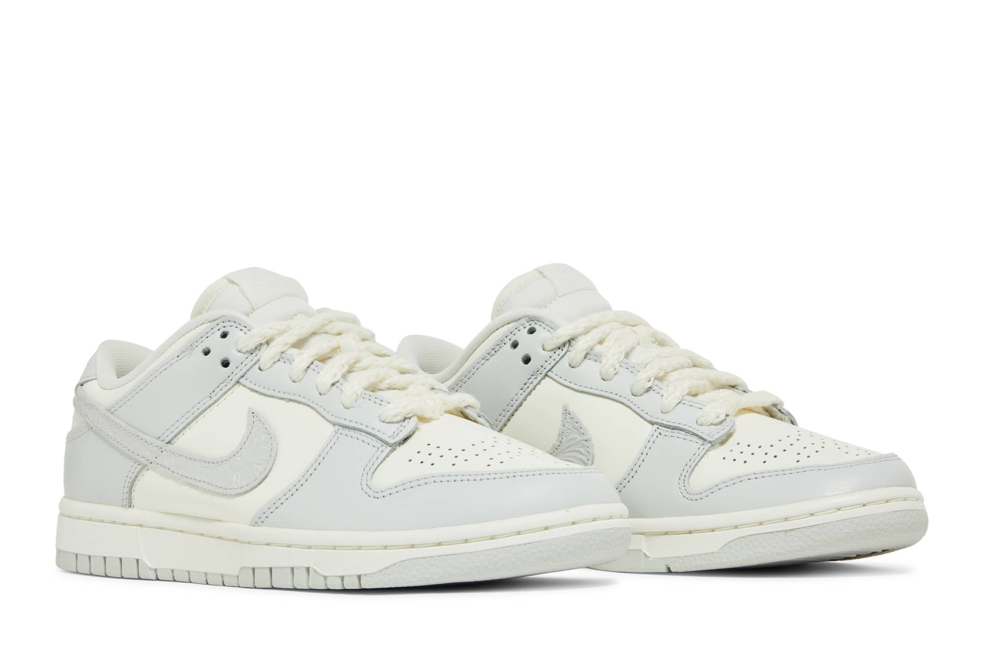 (Women) Nike Dunk Low ‚Needlework‘