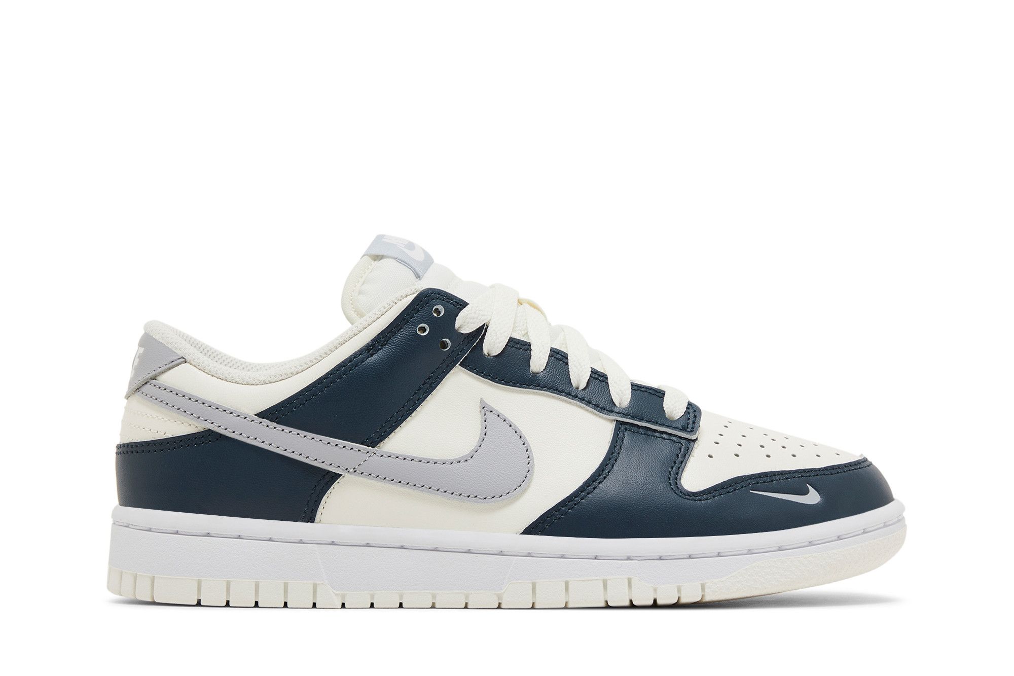 (Women) Nike Dunk Low ‚Sail Armory Navy‘