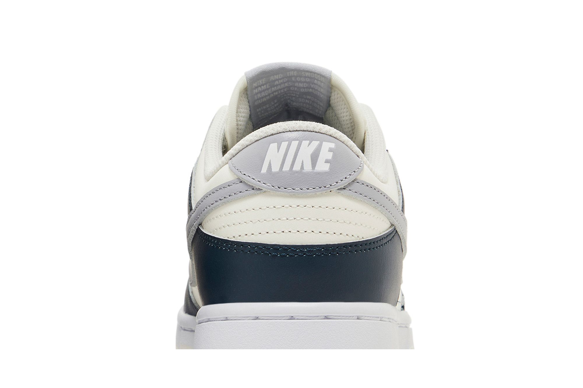 (Women) Nike Dunk Low ‚Sail Armory Navy‘
