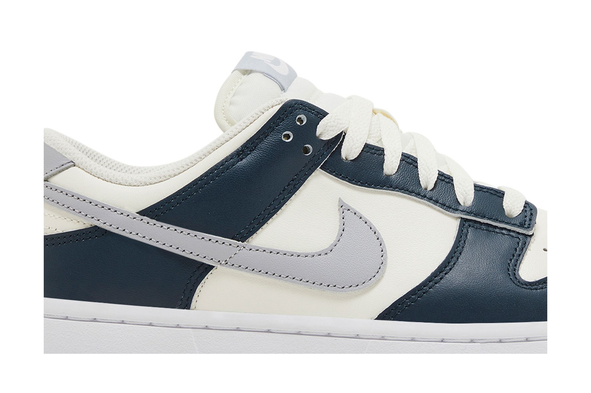 (Women) Nike Dunk Low ‚Sail Armory Navy‘