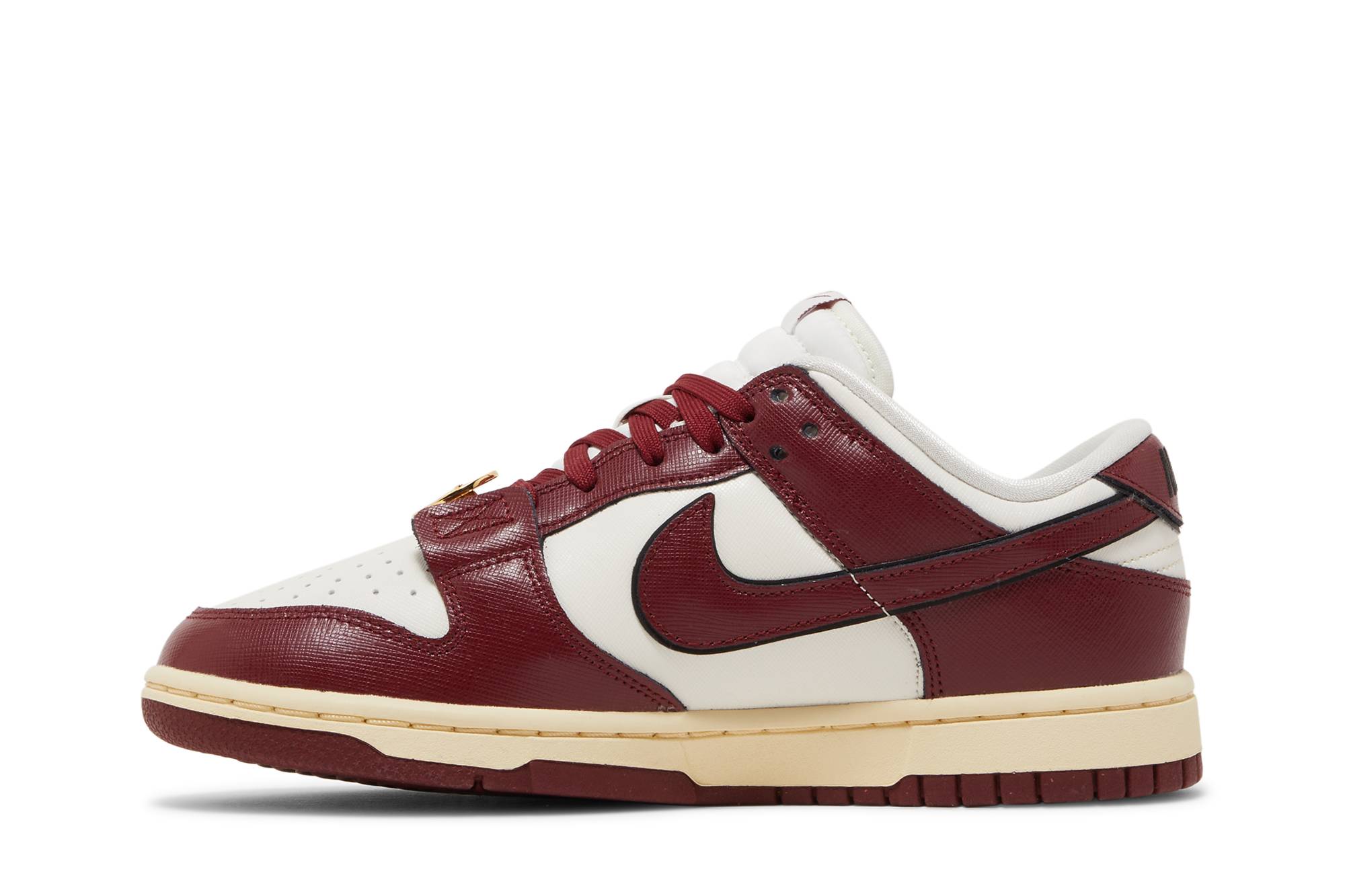 (Women) Nike Dunk Low SE ‚Just Do It - Team Red‘
