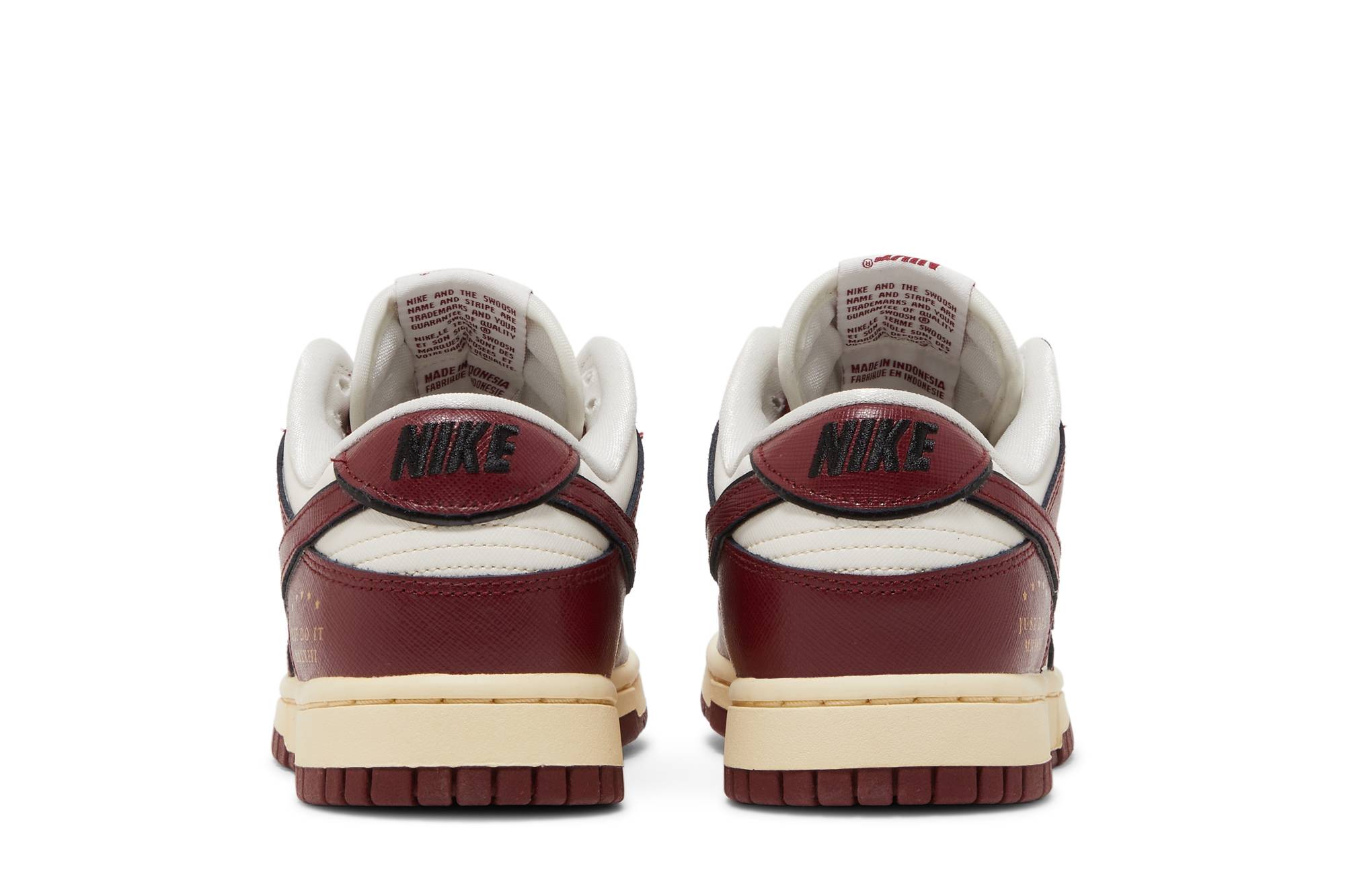 (Women) Nike Dunk Low SE ‚Just Do It - Team Red‘