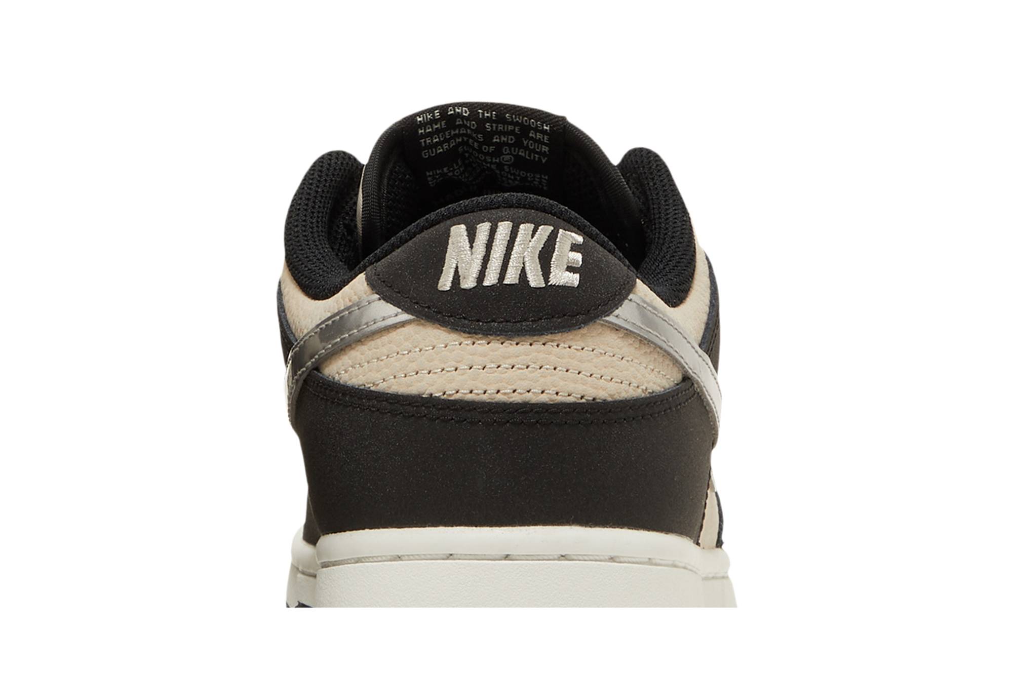 (Women) Nike Dunk Low ‚Starry Laces‘
